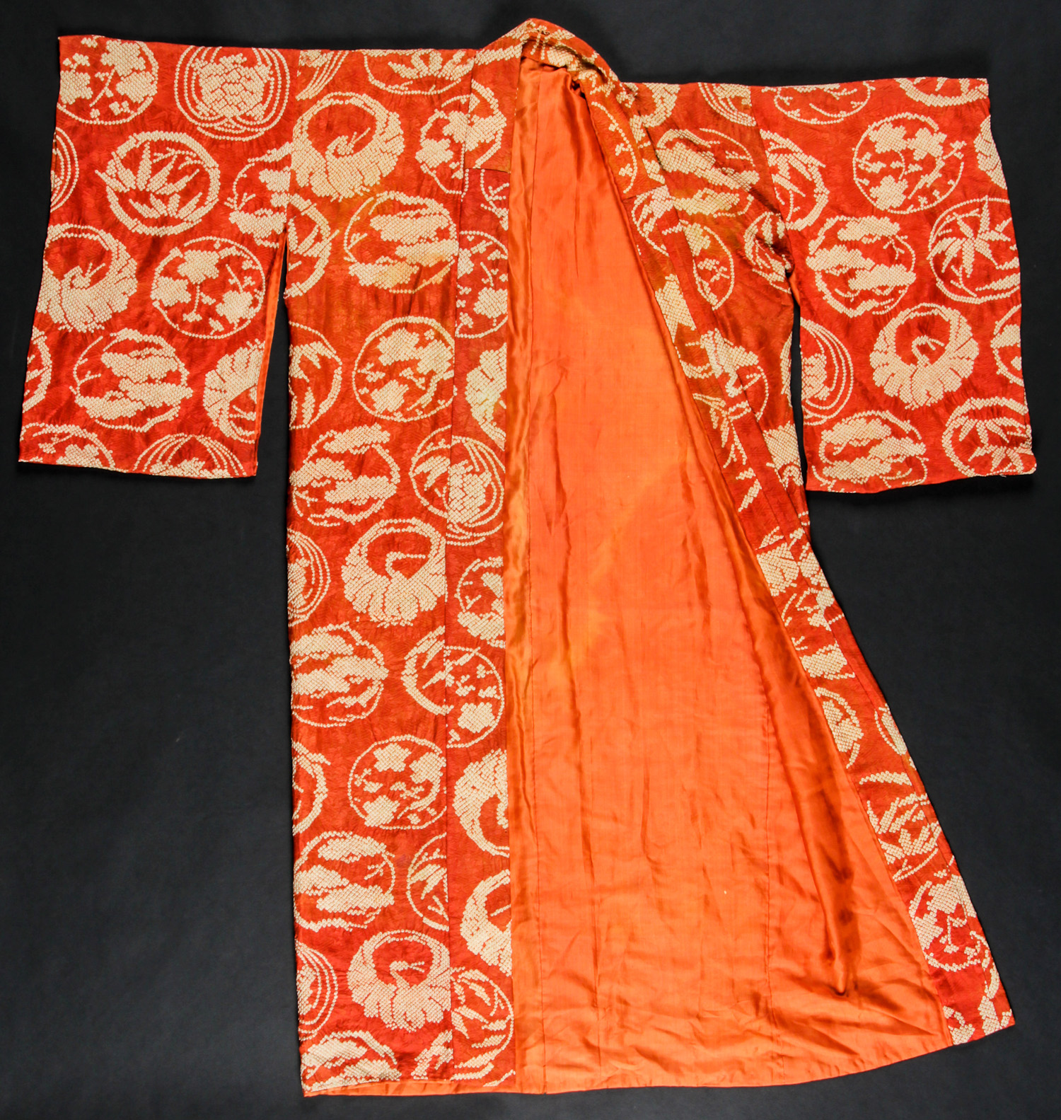 Antique Japanese Kimono. Once owned by Bucks County artist Ethel Wallace. Size: 55" x 49" (140 x 124 - Image 4 of 5