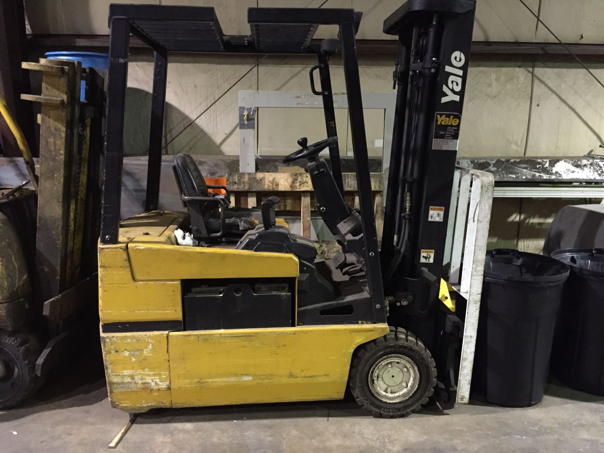 Yale Electric Forklift - Model ERP030TFN36SE082, Serial B807N02708V, 2600 lb. capacity, side