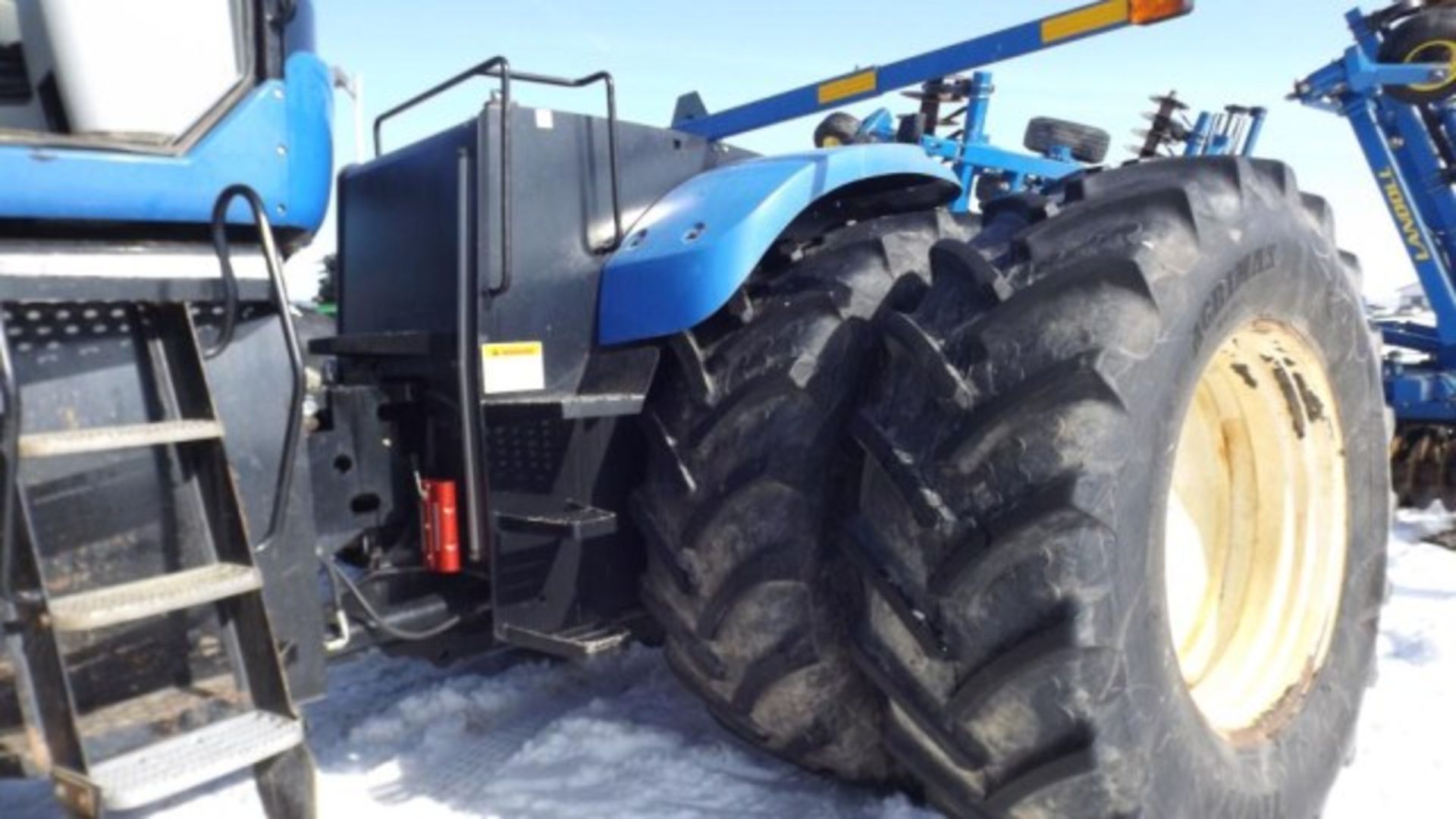 New Holland TJ500 Tractor '05, sn#RVS005048 4617 Hrs, 4WD, Fully Equipped Cab, 500 HP, 16/2 PS, - Image 3 of 24