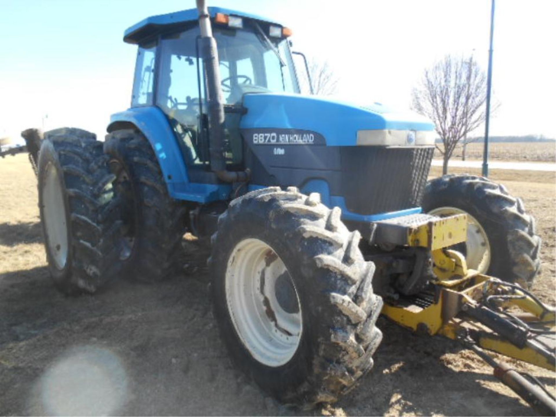 New Holland 8870 Tractor 00', sn# D420557 7669 Hrs, MFWD, Cab, 210 HP, 16/9 Speed, super steer