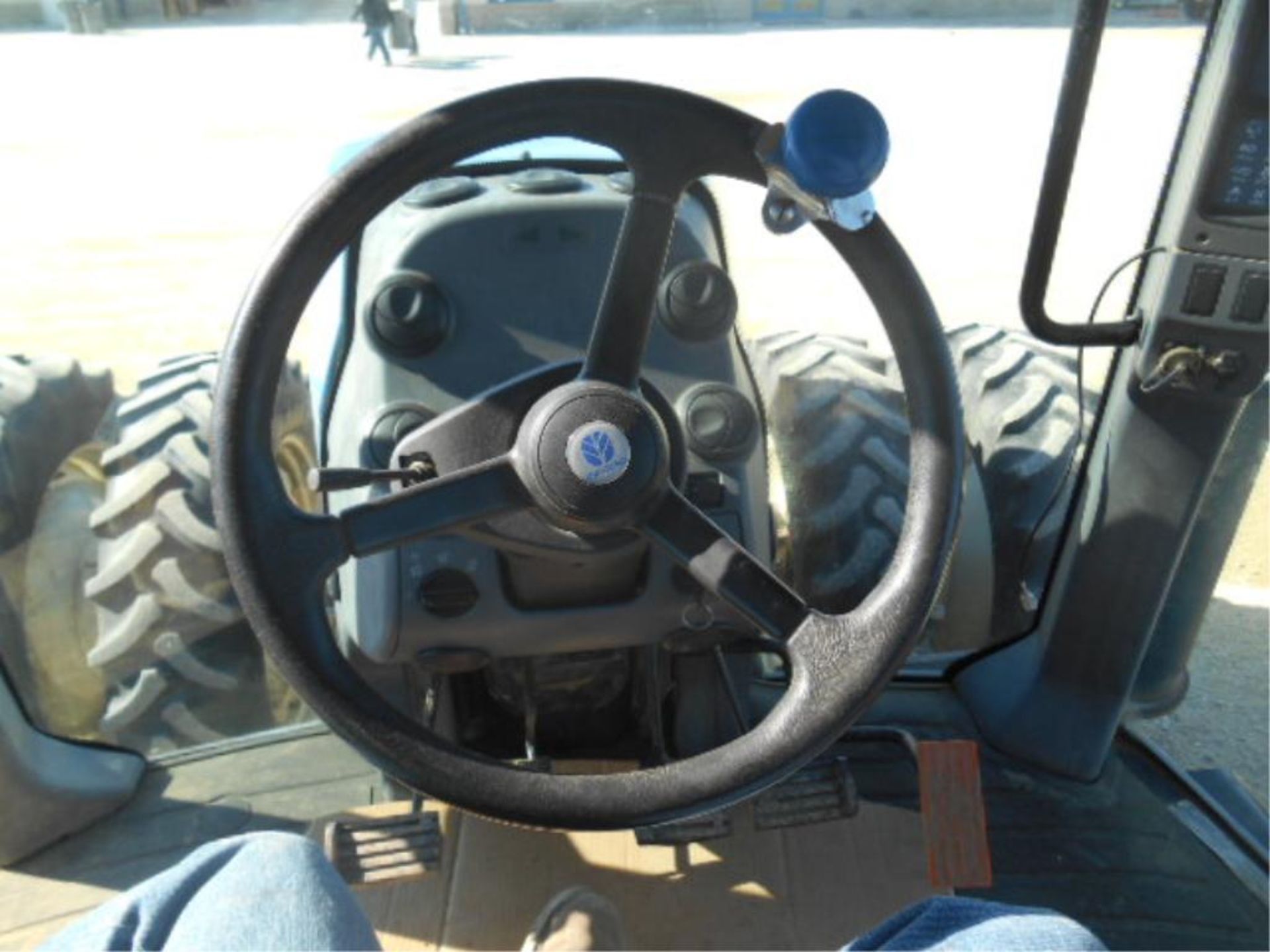 New Holland T8020 Tractor '09, sn#Z8RW02210 5630 Hrs, MFWD, Fully Equipped Cab, Buddy Seat, 278 - Image 10 of 11