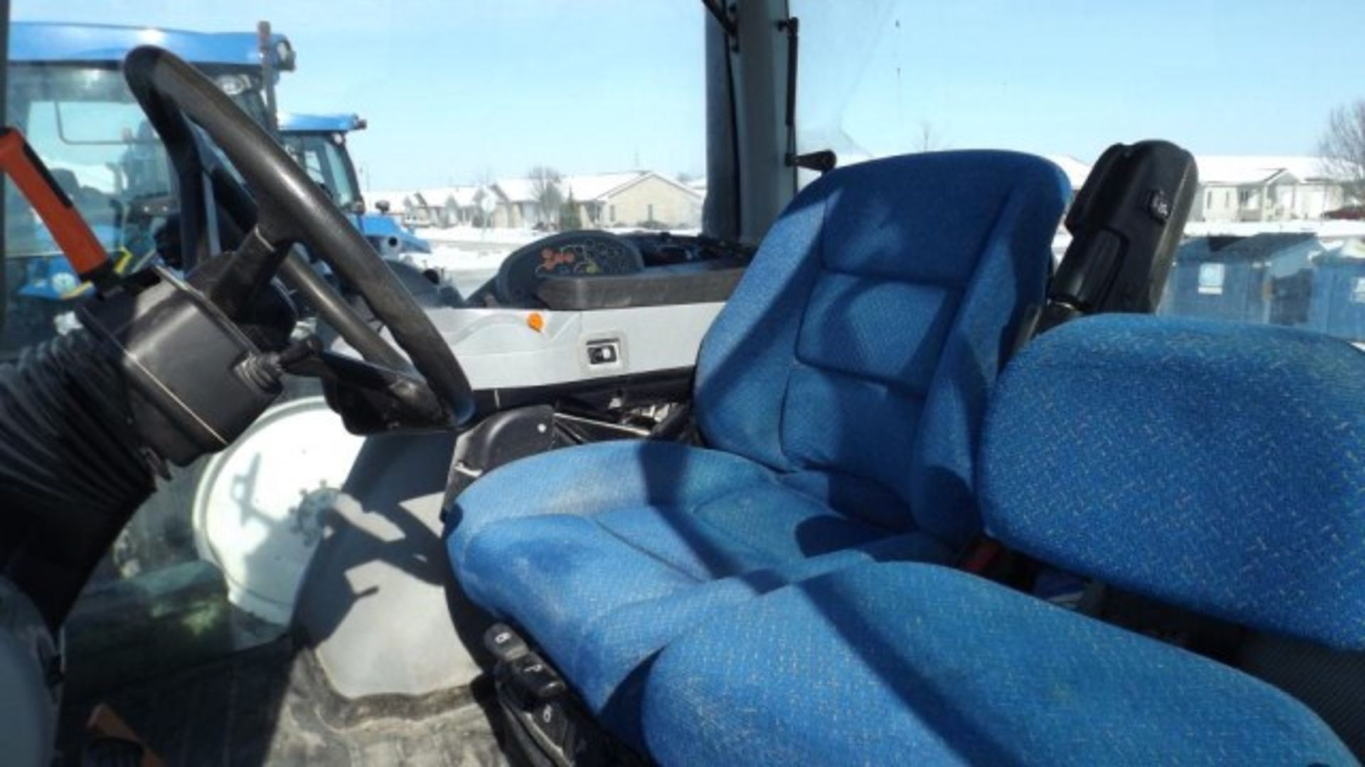 New Holland T8.275 Tractor '12, sn# ZCRC03030 6734 Hrs, MFWD, Deluxe Cab, Buddy Seat, 235 HP, 18/ - Image 14 of 20