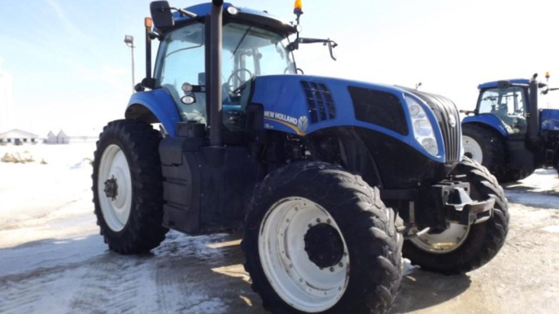 New Holland T8.275 Tractor '12, sn# ZCRC03030 6734 Hrs, MFWD, Deluxe Cab, Buddy Seat, 235 HP, 18/ - Image 2 of 20