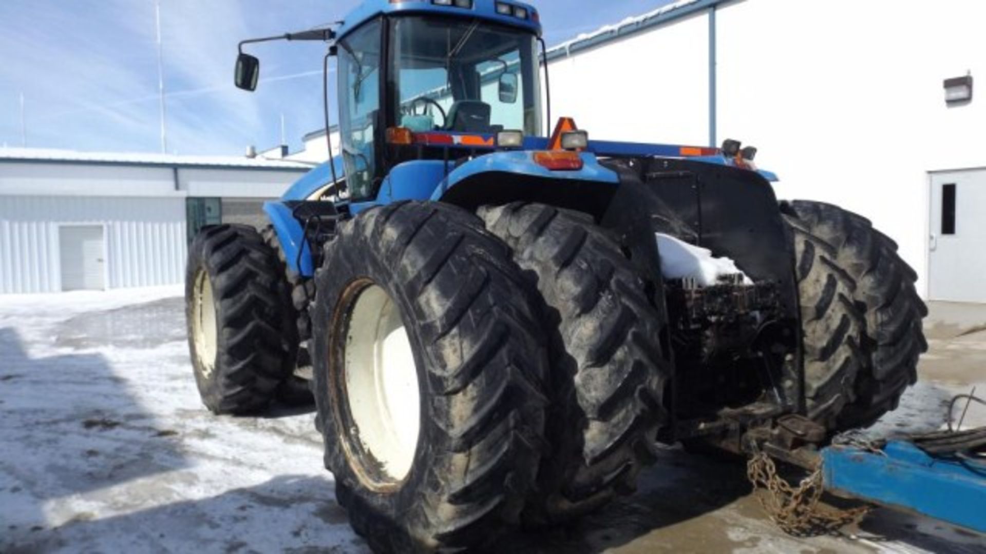 New Holland TJ375 Tractor '03, sn# RVS002016 7683 Hrs, 4WD, Fully Equipped Cab, 375 HP, 16/2 PS, - Image 4 of 24