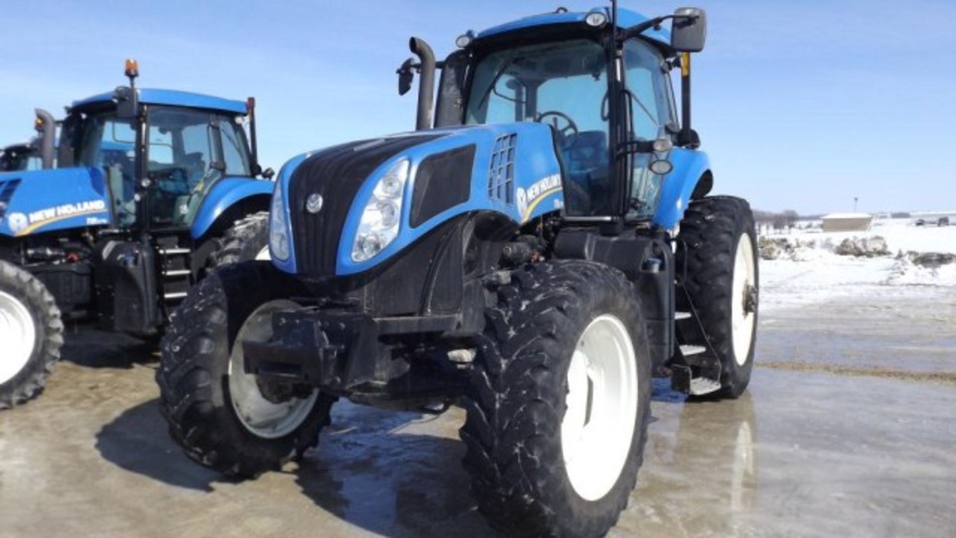 New Holland T8.275 Tractor '12, sn# ZCRC03030 6734 Hrs, MFWD, Deluxe Cab, Buddy Seat, 235 HP, 18/ - Image 4 of 20