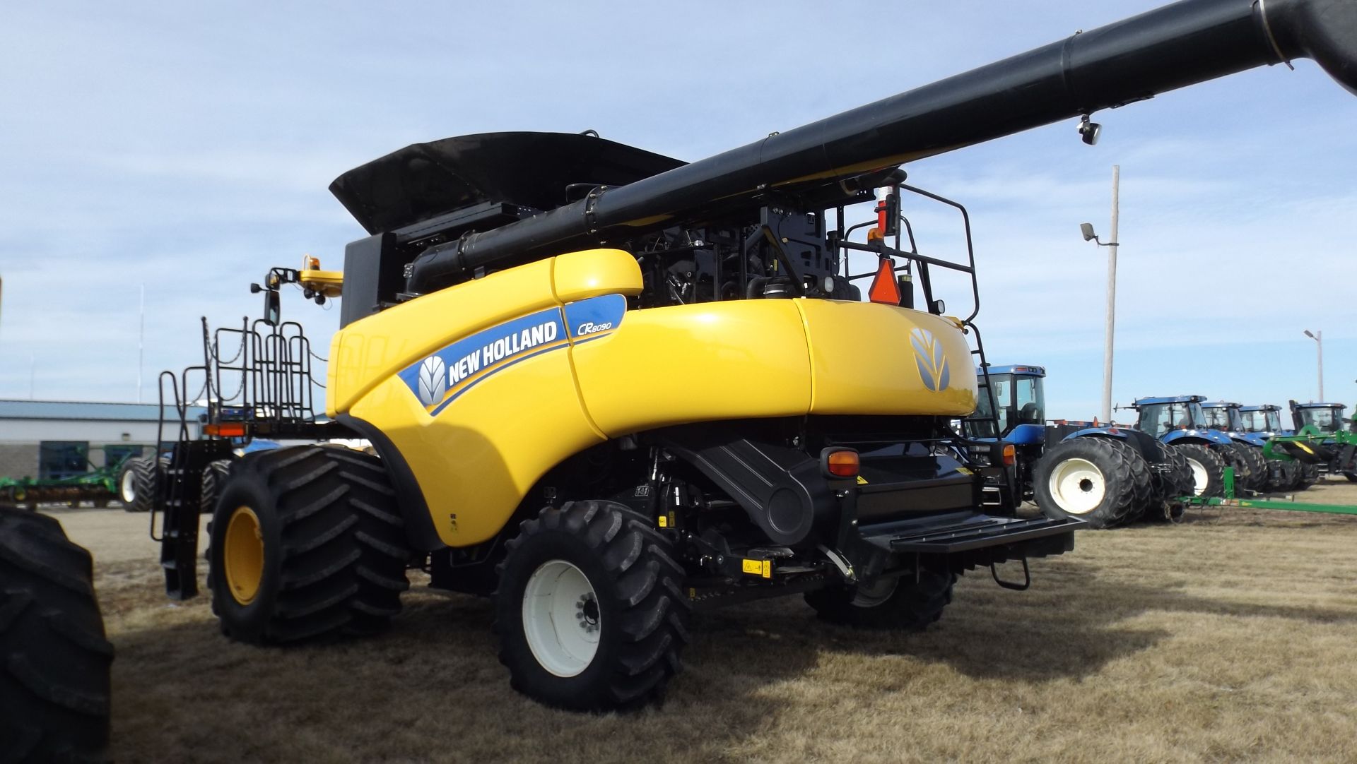 New Holland CR8090 Combine '14, sn#YEG118837 375/258 Hours, 2 Speed Power Rear Axle AGR, 442 HP, 6 - Image 3 of 36