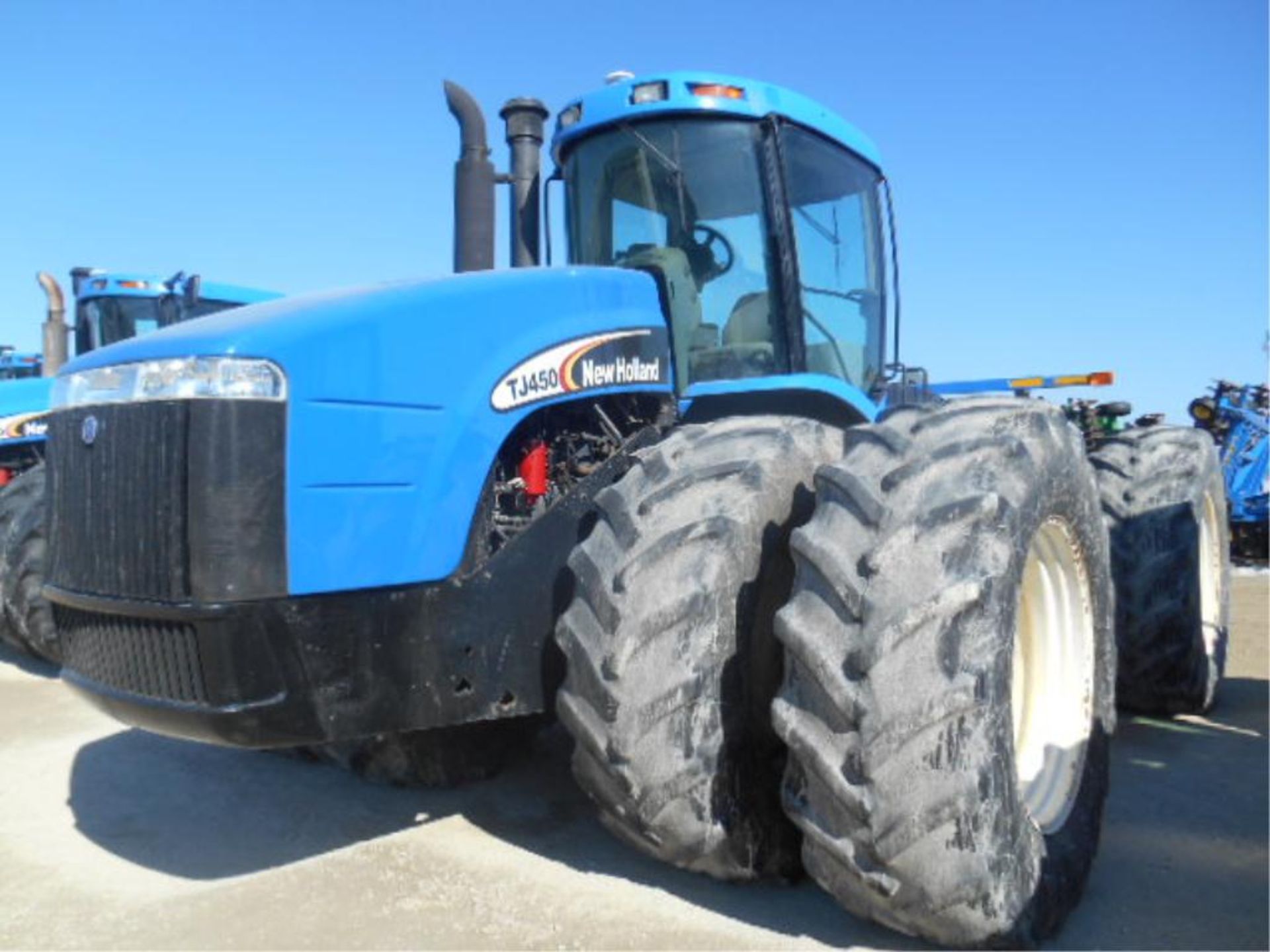 New Holland TJ450 Tractor '02, sn# RVS001131 4741 Hrs, 4WD, Fully Equipped Cab, 450 HP, 16/2 PS,