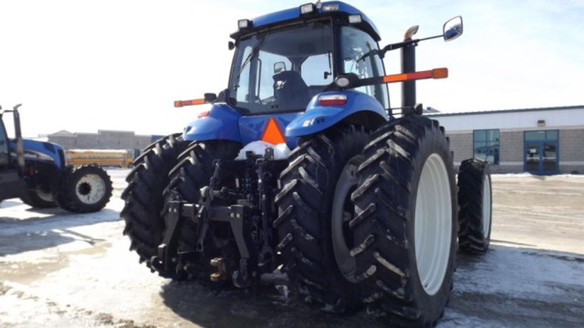 New Holland T8030 Tractor '10, sn# ZARW07507 1004 Hrs, Deluxe Cab, Buddy Seat, 303 HP, 18/4 PS, 3 - Image 3 of 17