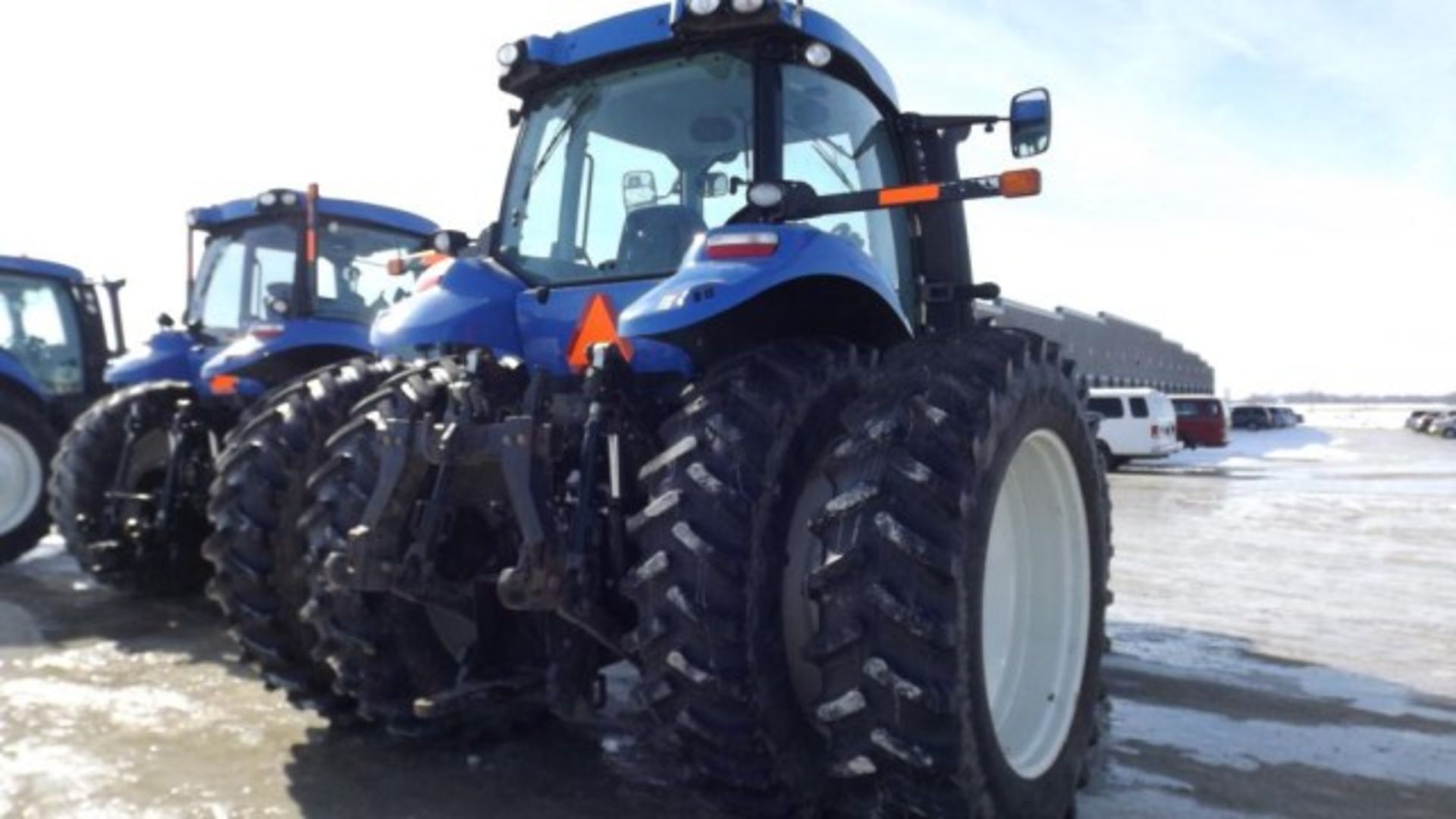 New Holland T8.275 Tractor '12, sn#ZCRC03823 2101 Hrs, MFWD, Deluxe Cab, Buddy Seat, 235 HP, 18/4 - Image 4 of 18