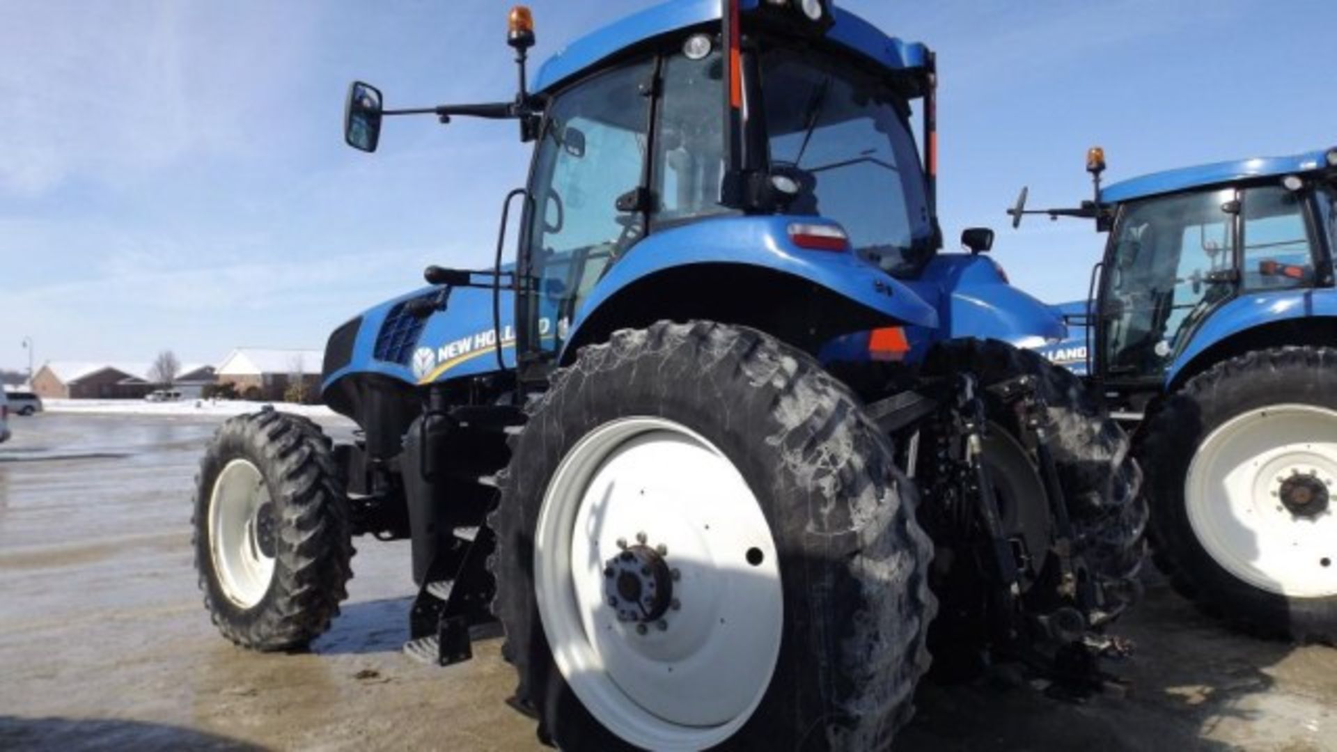 New Holland T8.275 Tractor '12, sn#ZCRC05266 4448 Hrs, MFWD, Deluxe Cab, Buddy Seat, 235 HP, 18/4 - Image 3 of 17