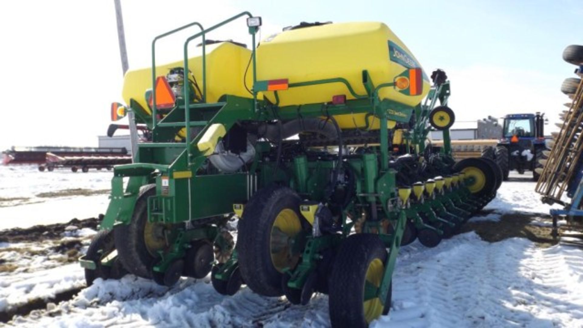 JD 1770NT CCS Planter, '11, sn# 1A01770EVBM740399 24 Row, Pecision Eset Units, Row Command, Hyd. - Image 13 of 23