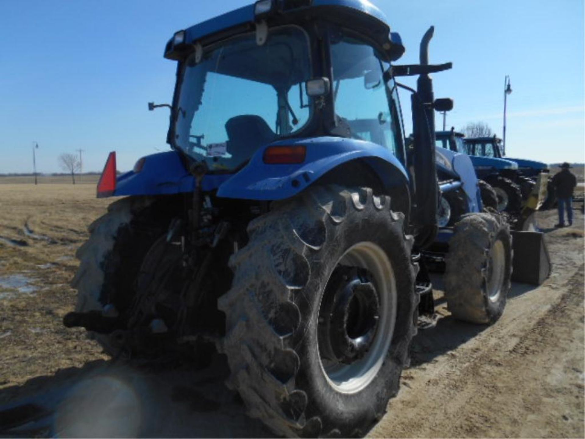New Holland TS115 Tractor. '06, sn#ACP258890 9523 Hrs, MFWD, Cab, 115 HP, 12/2, 3 Pt, 2 Hyd. - Image 4 of 20