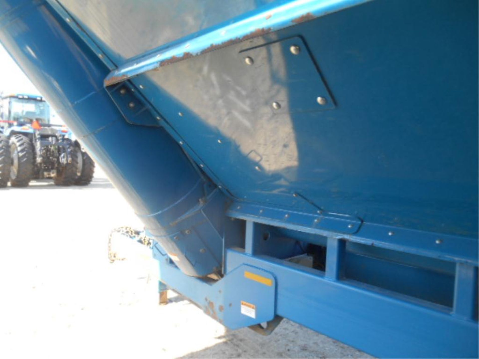 Kinze 1050 Harvest Commander Sof-Tred Grain Cart 24' Auger, Scale, Tarp, 76X50.00-32 Tires - Image 9 of 18