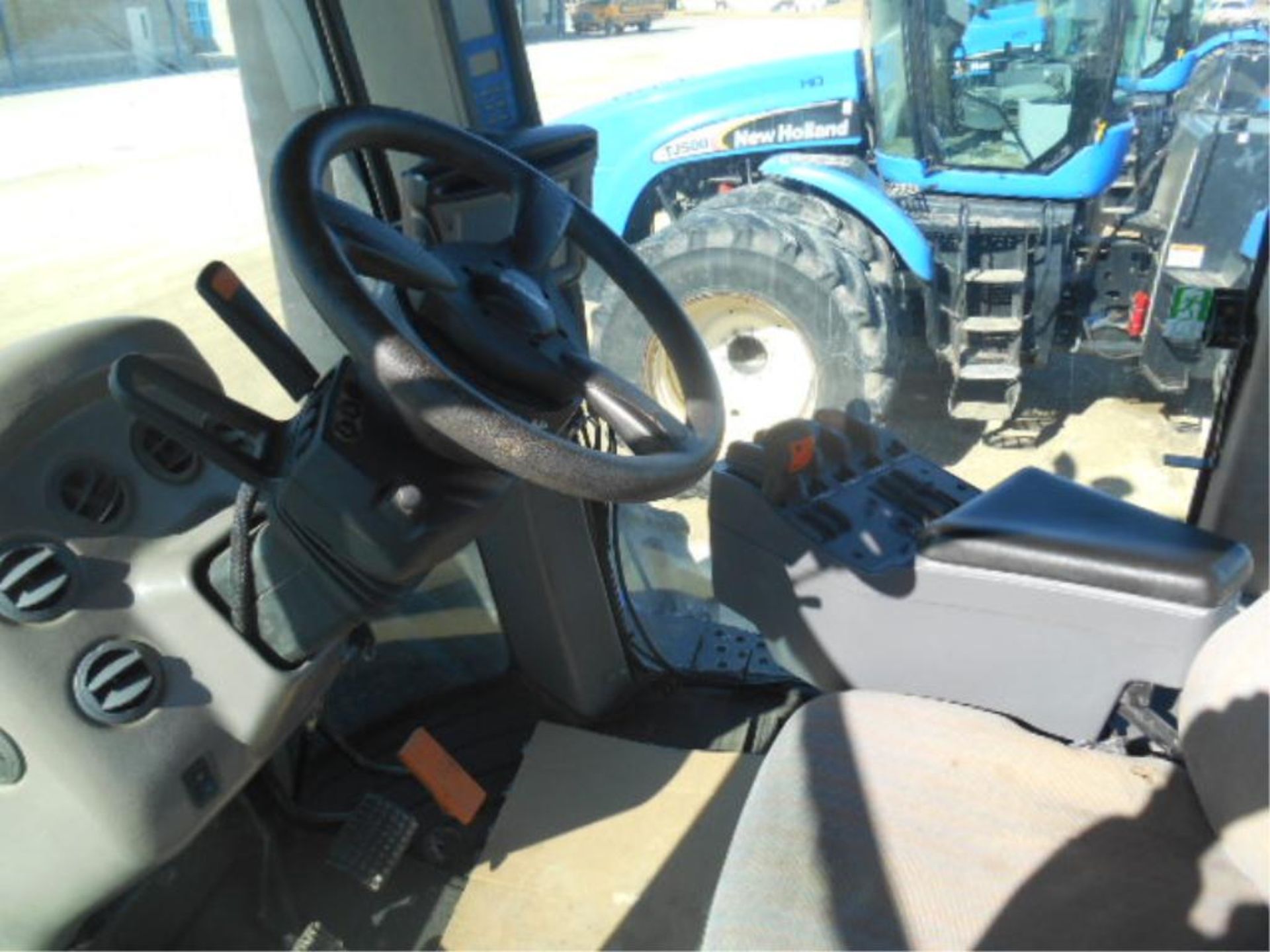 New Holland TJ450 Tractor '02, sn# RVS001131 4741 Hrs, 4WD, Fully Equipped Cab, 450 HP, 16/2 PS, - Image 12 of 15