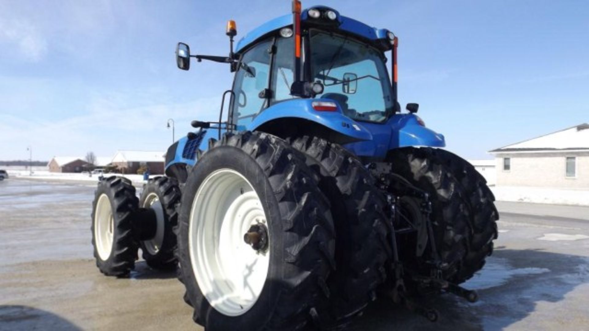New Holland T8.330 Tractor '12, sn#ZBRC08592 1192 Hrs, MFWD, Deluxe Cab, Buddy Seat, 280 HP, 18/4 - Image 4 of 19