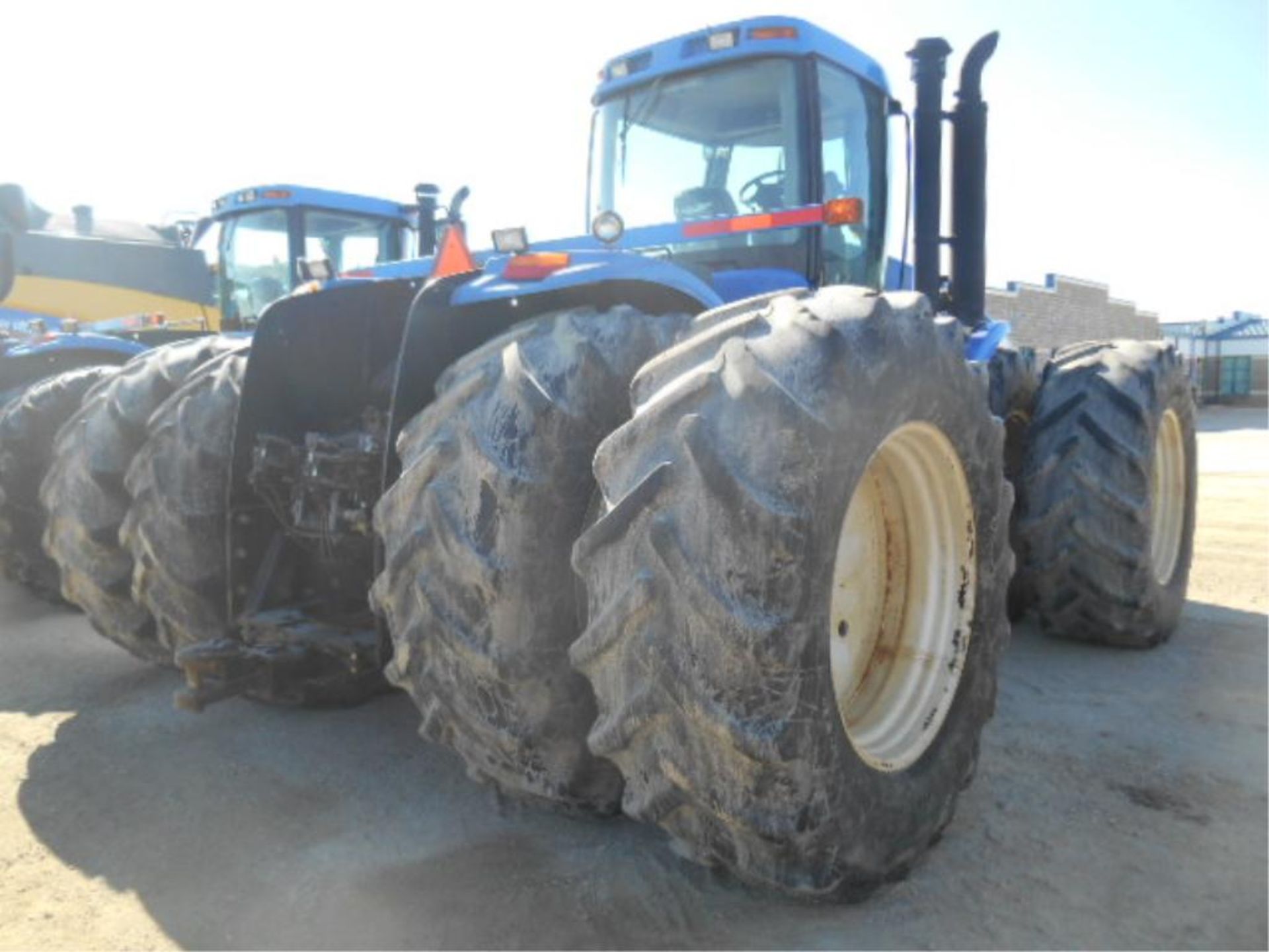 New Holland TJ450 Tractor '02, sn# RVS001131 4741 Hrs, 4WD, Fully Equipped Cab, 450 HP, 16/2 PS, - Image 5 of 15