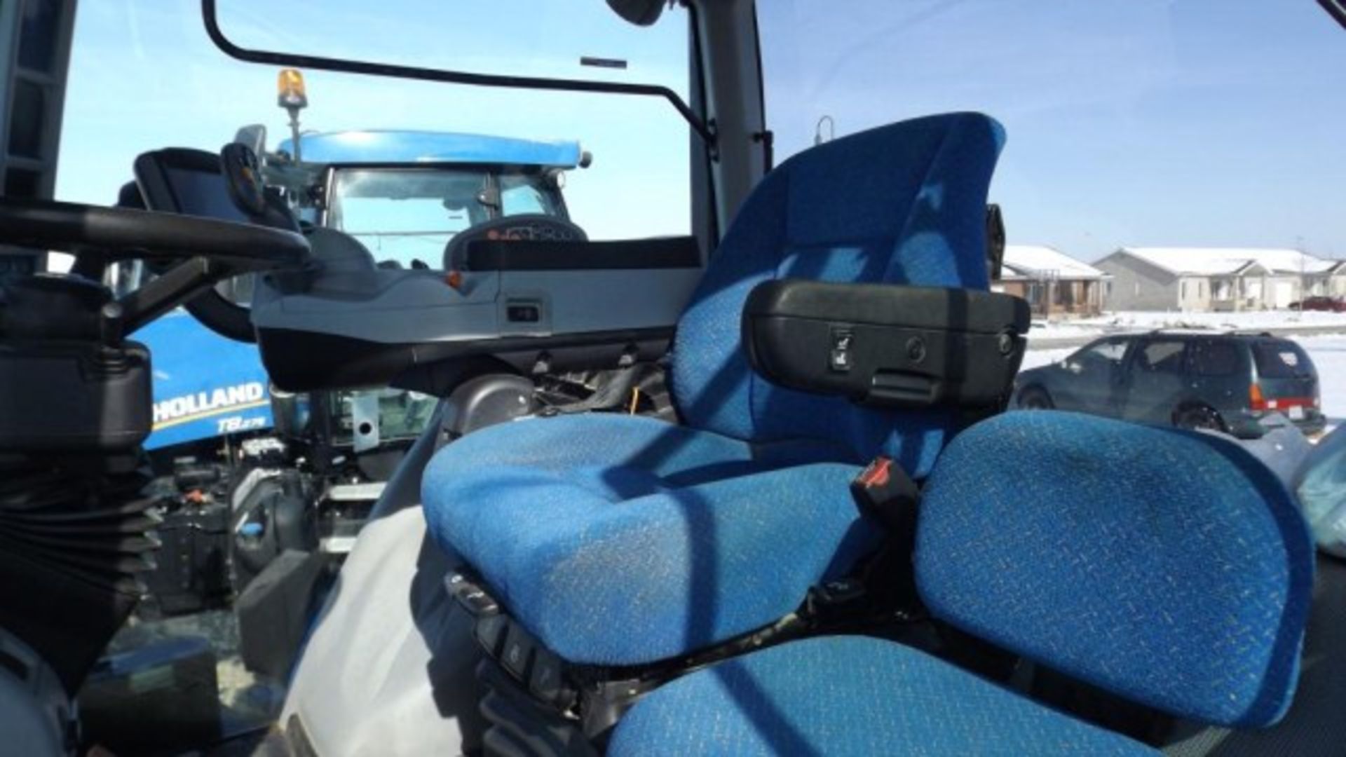 New Holland T8.275 Tractor '12, sn#ZCRC05266 4448 Hrs, MFWD, Deluxe Cab, Buddy Seat, 235 HP, 18/4 - Image 15 of 17