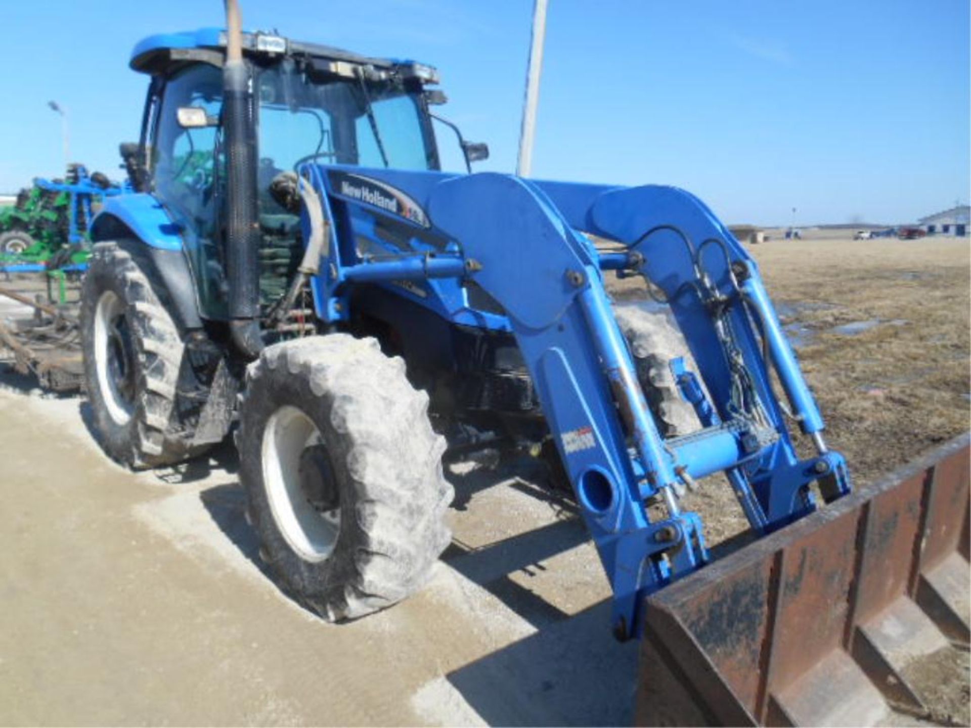 New Holland TS115 Tractor. '06, sn#ACP258890 9523 Hrs, MFWD, Cab, 115 HP, 12/2, 3 Pt, 2 Hyd. - Image 2 of 20