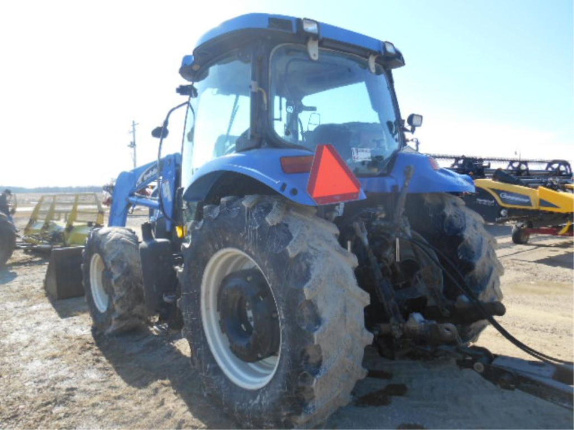 New Holland TS115 Tractor. '06, sn#ACP258890 9523 Hrs, MFWD, Cab, 115 HP, 12/2, 3 Pt, 2 Hyd. - Image 6 of 20