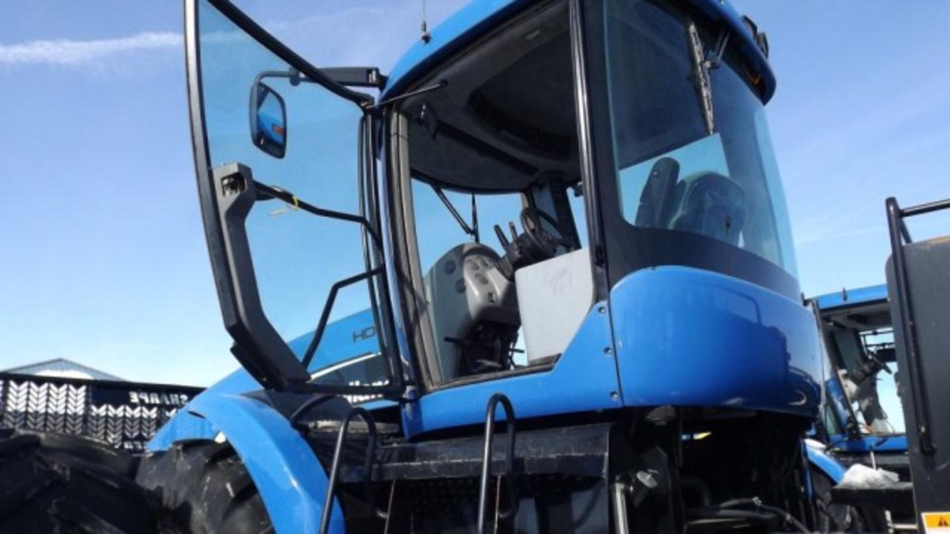 New Holland TJ500 HD Tractor '05, sn#RVS005055 6200 Hrs, 4WD, Fully Equipped Cab, 500 HP, 16/2 PS, - Image 4 of 14