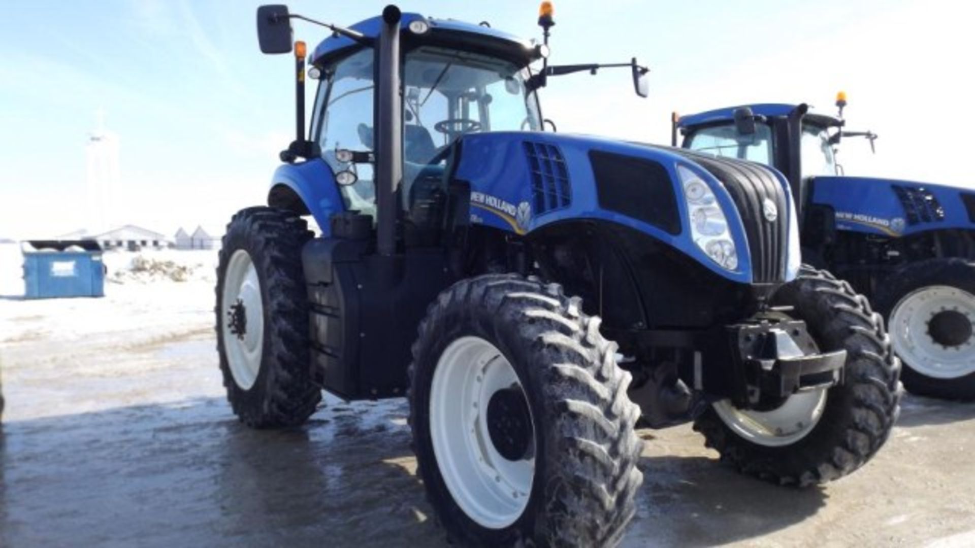 New Holland T8.275 Tractor '12, sn#ZCRC05266 4448 Hrs, MFWD, Deluxe Cab, Buddy Seat, 235 HP, 18/4 - Image 2 of 17