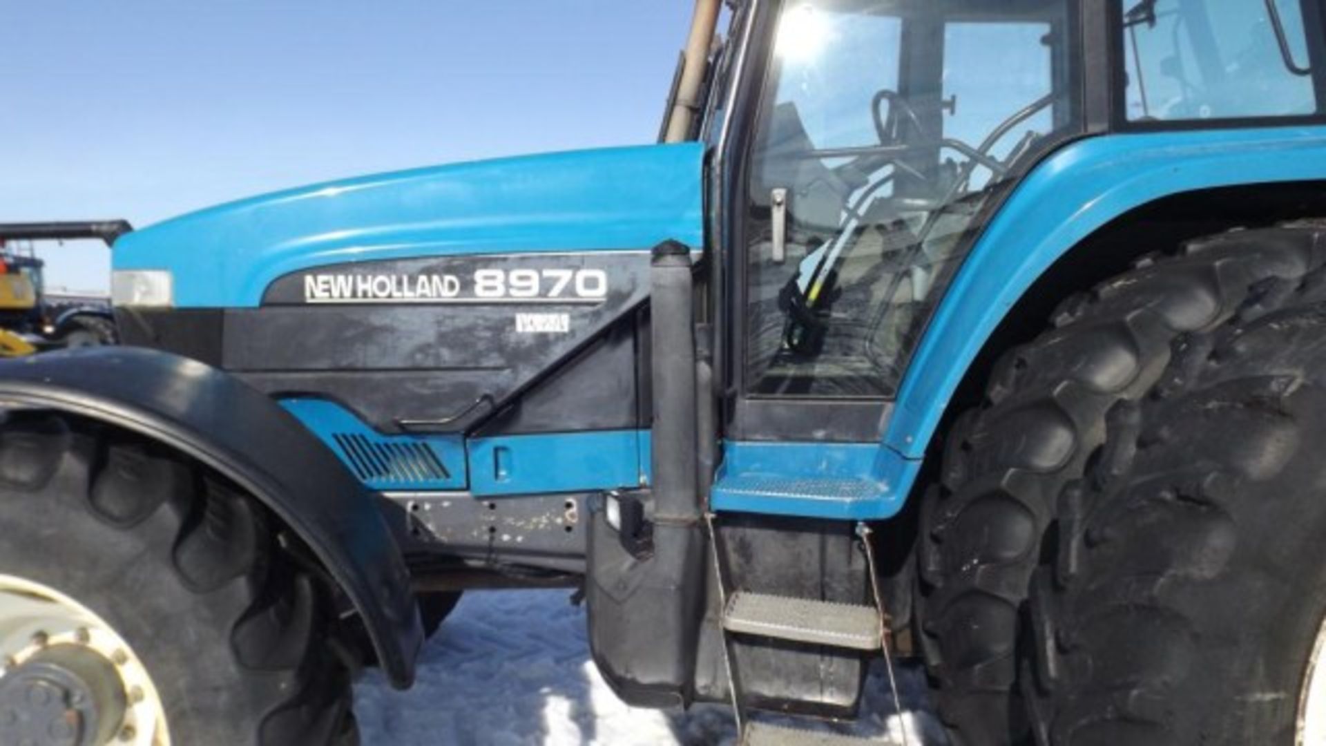 New Holland 8970 Tractor '00, sn#D421614 8028 Hrs, MFWD, Cab, 240 HP, 16/9 Sp, super steer, - Image 5 of 13