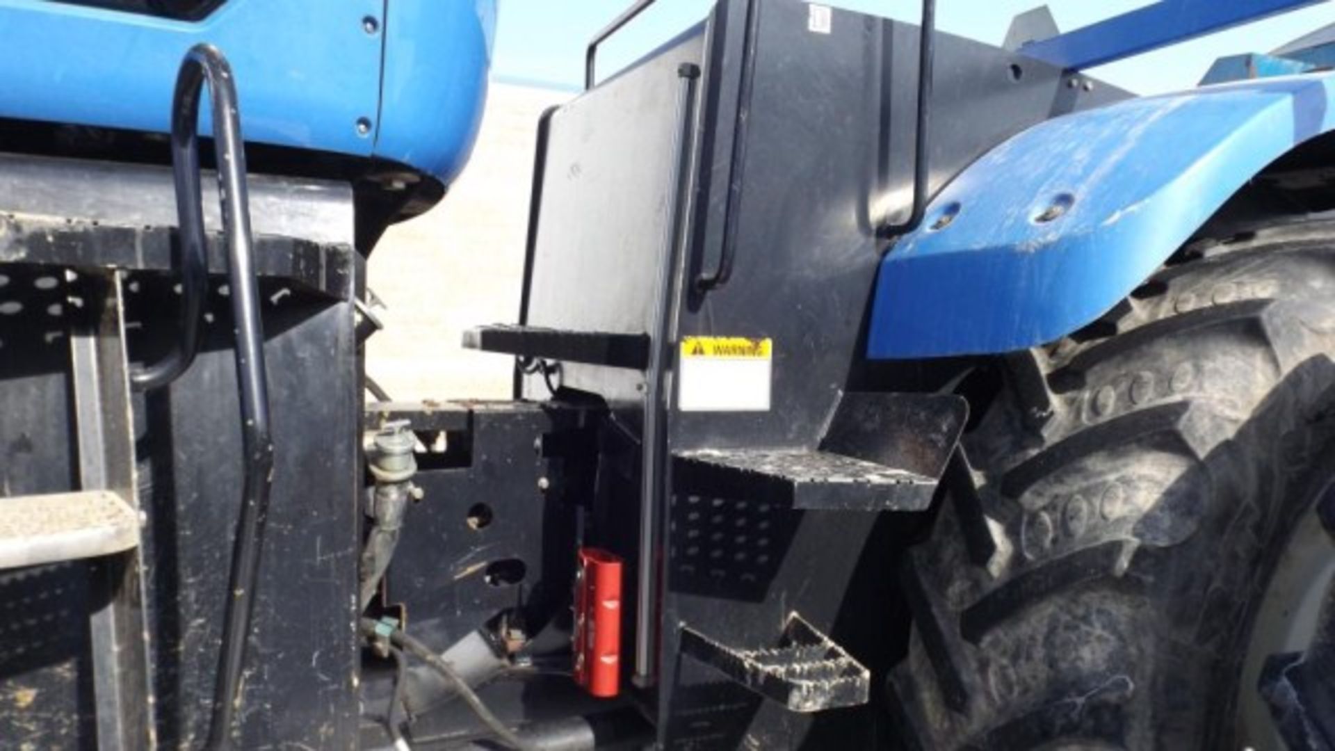 New Holland TJ375 Tractor '03, sn# RVS002016 7683 Hrs, 4WD, Fully Equipped Cab, 375 HP, 16/2 PS, - Image 8 of 24