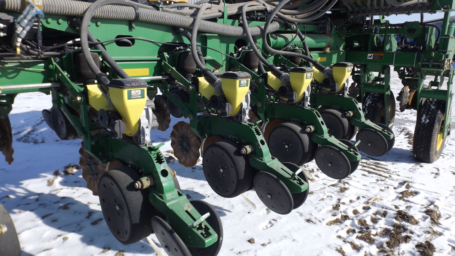 JD 1770NT CCS Planter, '11, sn# 1A01770EVBM740399 24 Row, Pecision Eset Units, Row Command, Hyd. - Image 21 of 23