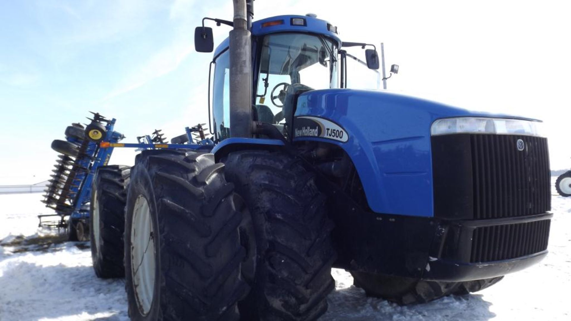 New Holland TJ500 Tractor '05, sn#RVS005048 4617 Hrs, 4WD, Fully Equipped Cab, 500 HP, 16/2 PS, - Image 2 of 24