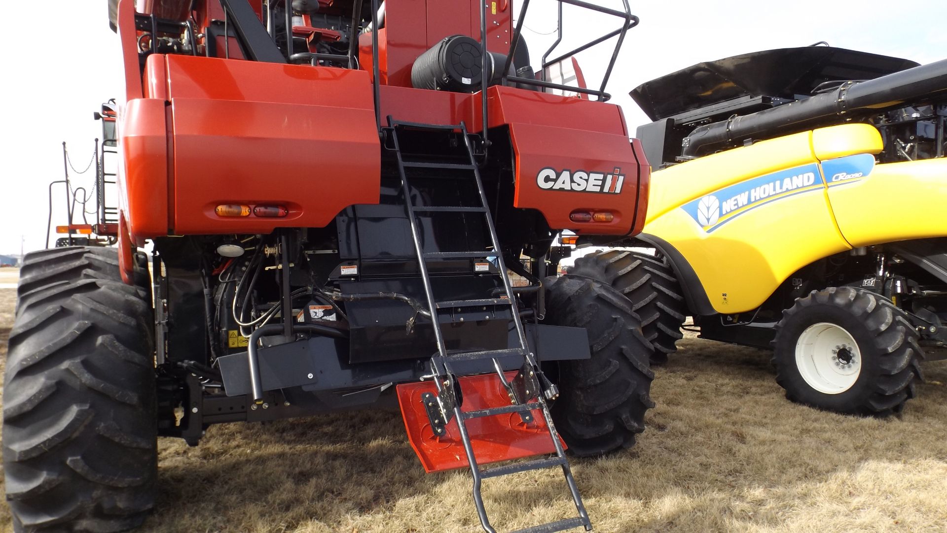 Case IH 8120 AFS Combine '11, sn#YBG211480 2 Speed Powered Rear Axle AGR, 420 HP, Autoguide Ready, - Image 3 of 37