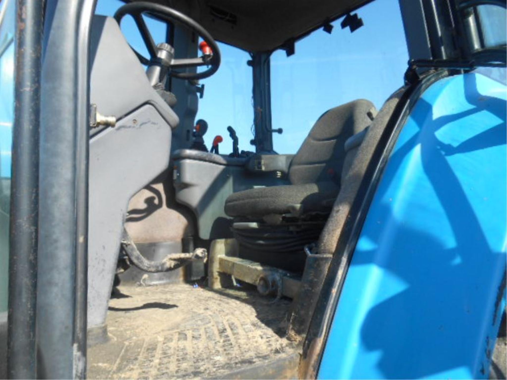 New Holland 8870 Tractor 00', sn# D420557 7669 Hrs, MFWD, Cab, 210 HP, 16/9 Speed, super steer - Image 9 of 13