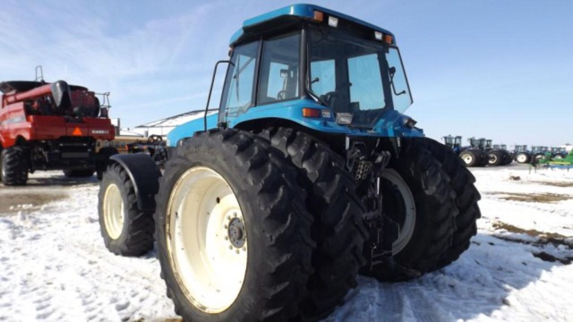 New Holland 8970 Tractor '00, sn#D421614 8028 Hrs, MFWD, Cab, 240 HP, 16/9 Sp, super steer, - Image 4 of 13