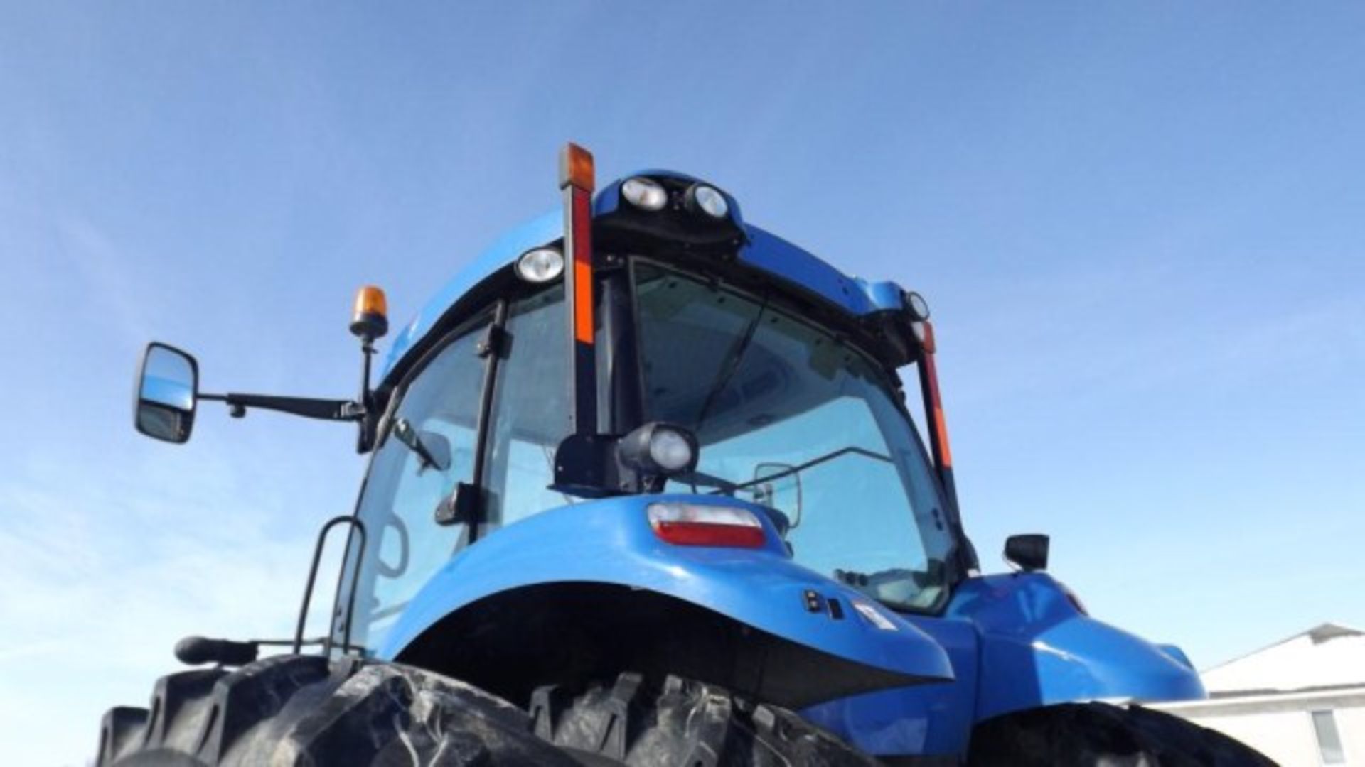 New Holland T8.330 Tractor '12, sn#ZBRC08592 1192 Hrs, MFWD, Deluxe Cab, Buddy Seat, 280 HP, 18/4 - Image 17 of 19