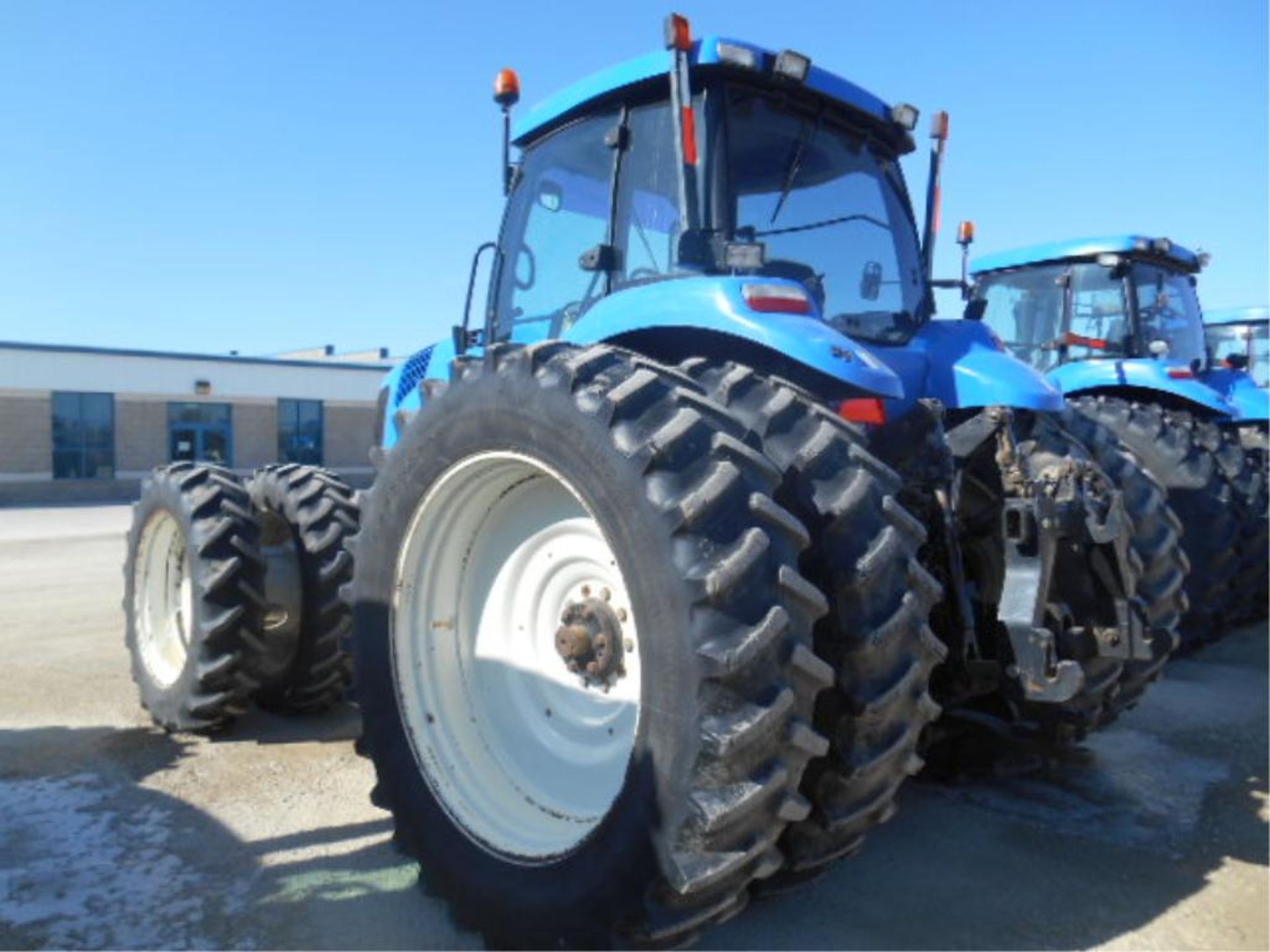 New Holland T8020 Tractor '09, sn#Z8RW02210 5630 Hrs, MFWD, Fully Equipped Cab, Buddy Seat, 278 - Image 4 of 11