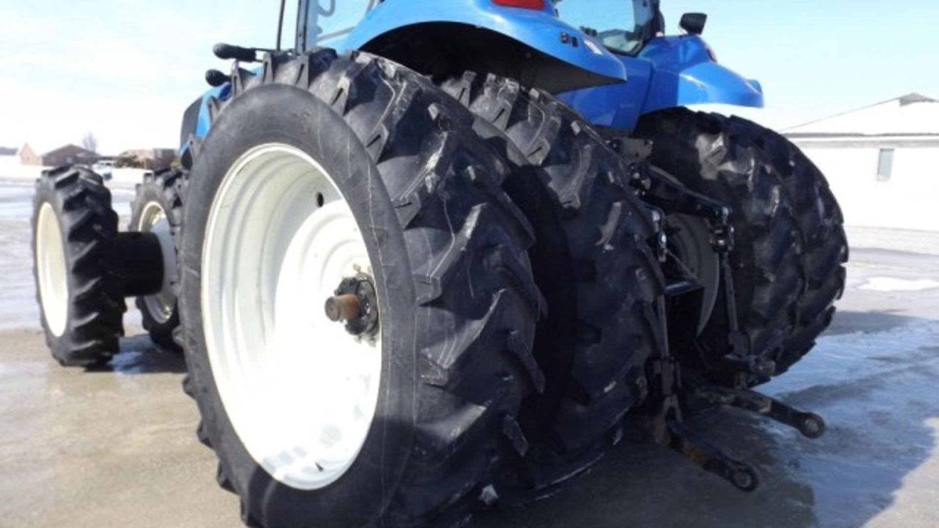 New Holland T8.330 Tractor '12, sn#ZBRC08592 1192 Hrs, MFWD, Deluxe Cab, Buddy Seat, 280 HP, 18/4 - Image 7 of 19