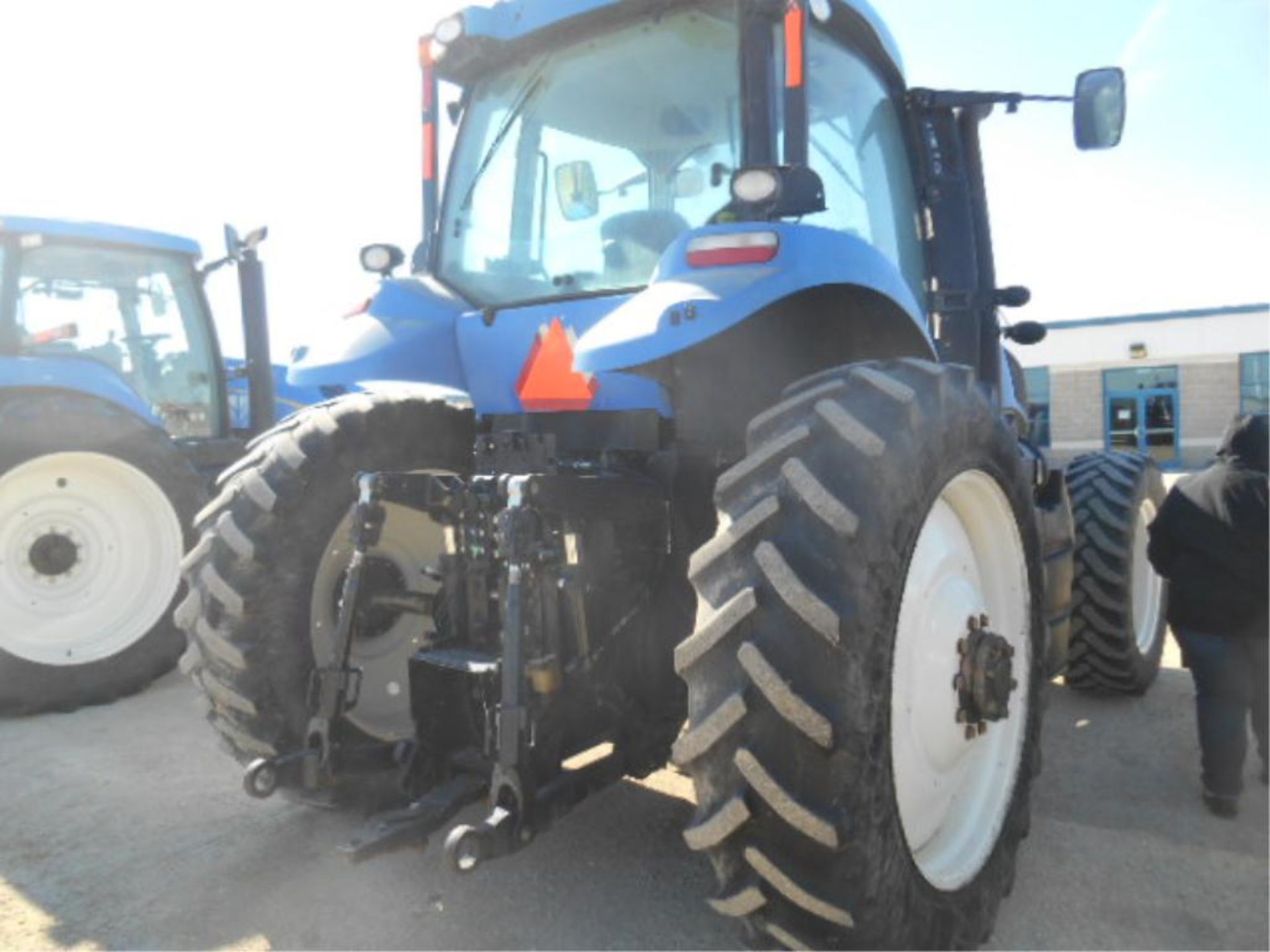 New Holland T8.275 Tractor '12, sn# ZCRC03036 6822+ Hrs, MFWD, Deluxe Cab, Buddy Seat, 235 HP, 18/ - Image 3 of 11