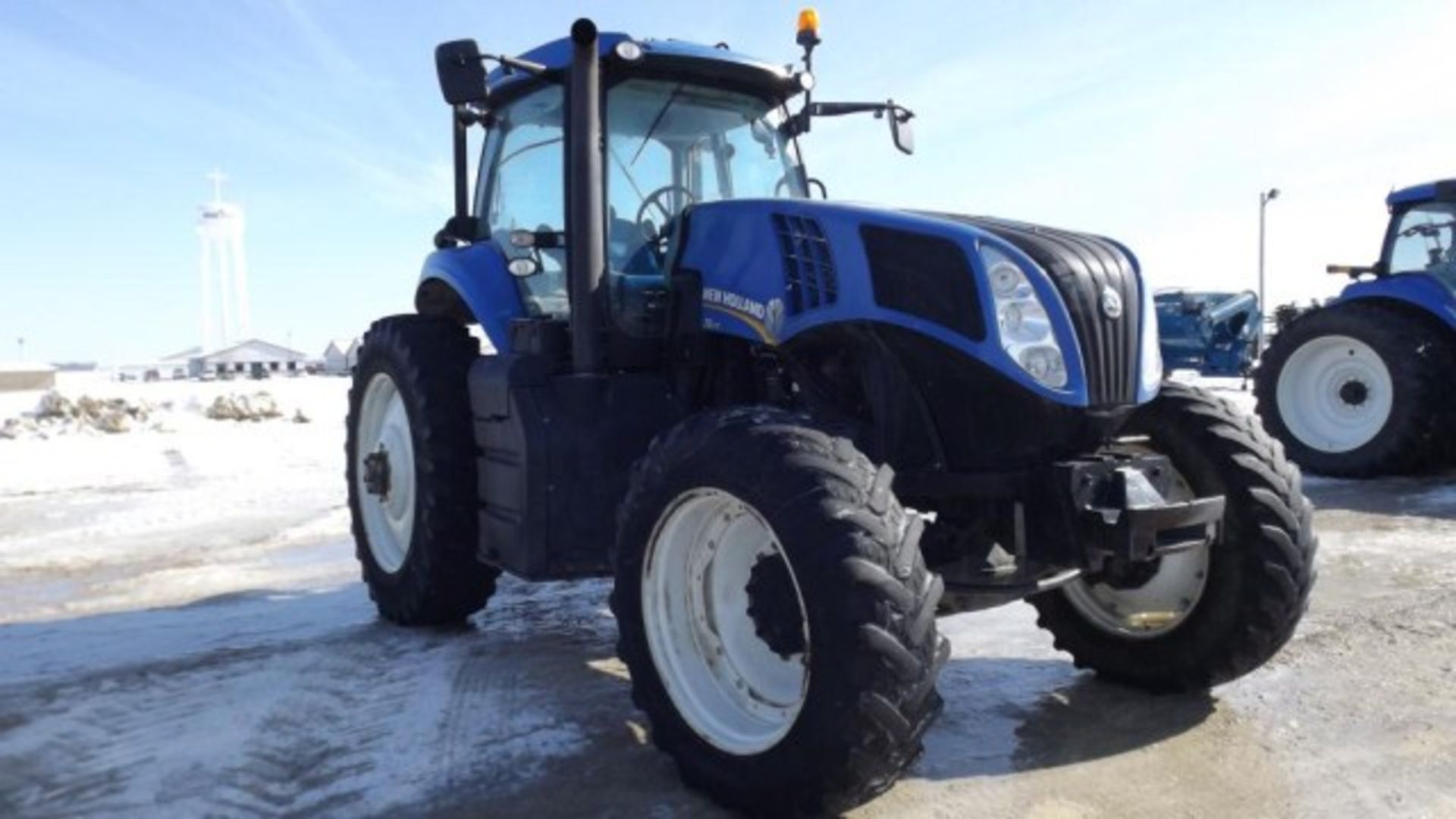 New Holland T8.275 Tractor '12, sn# ZCRC03030 6734 Hrs, MFWD, Deluxe Cab, Buddy Seat, 235 HP, 18/ - Image 3 of 20