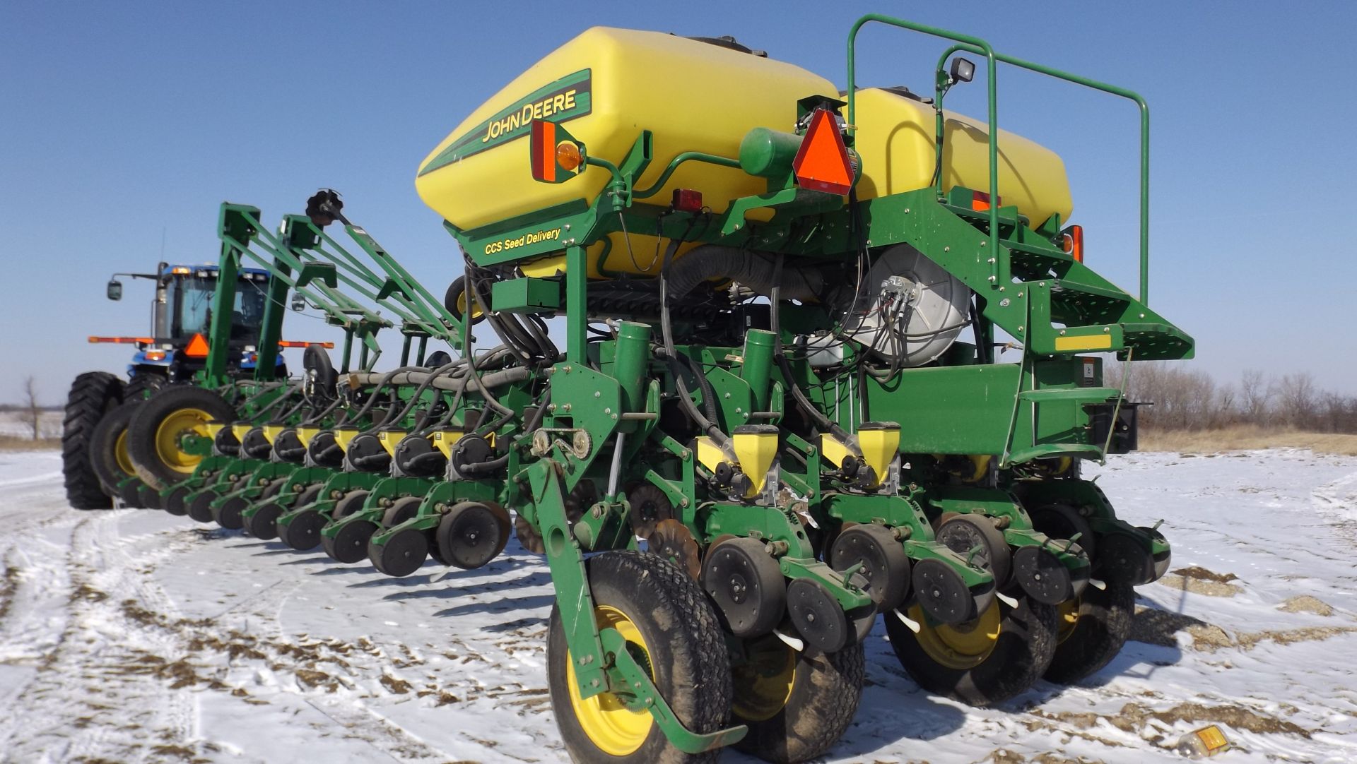 JD 1770NT CCS Planter, '11, sn# 1A01770EVBM740399 24 Row, Pecision Eset Units, Row Command, Hyd.