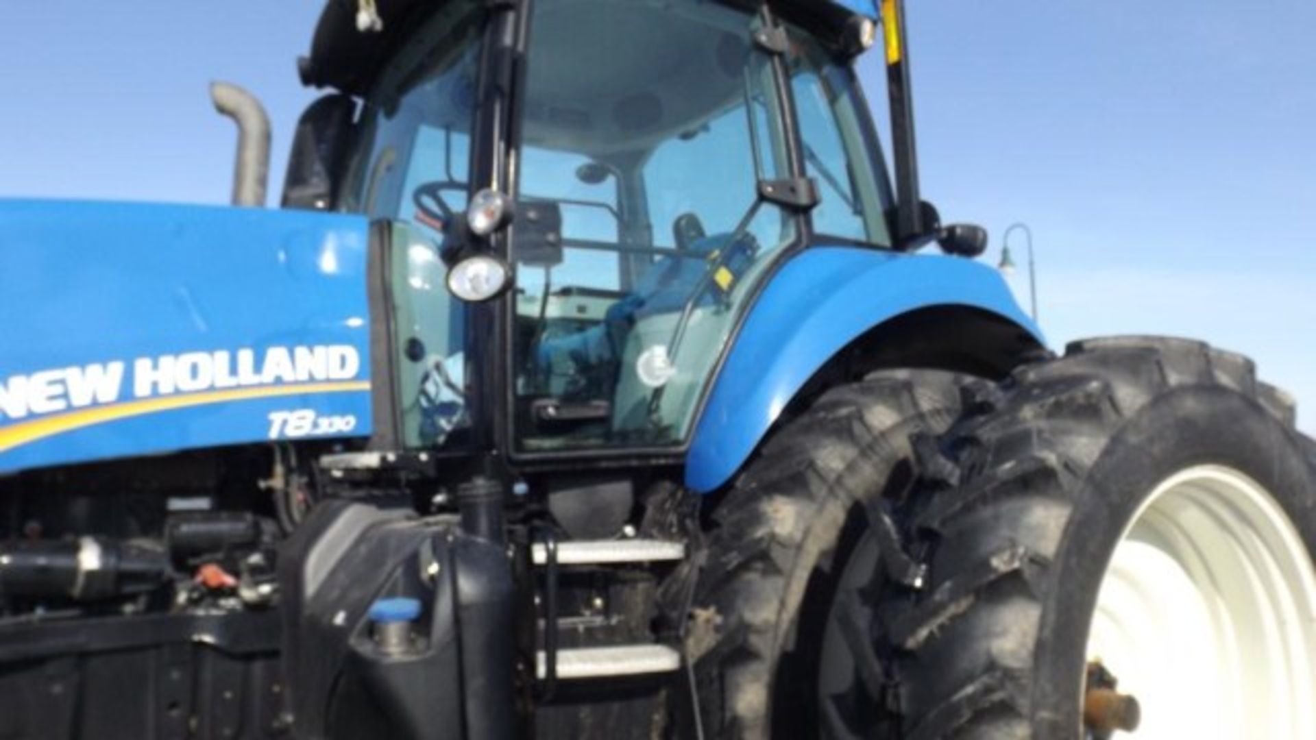 New Holland T8.330 Tractor '12, sn#ZBRC08592 1192 Hrs, MFWD, Deluxe Cab, Buddy Seat, 280 HP, 18/4 - Image 5 of 19