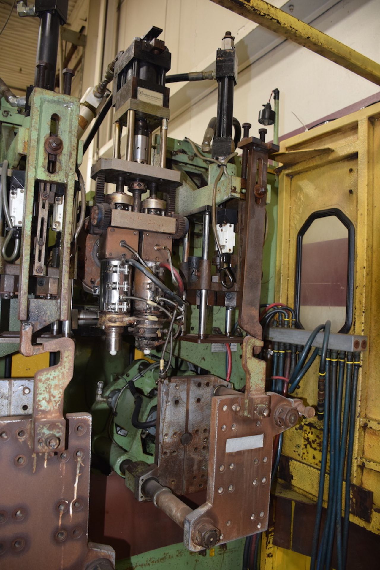 Bekum H111 2-Sided Shuttle Blow Molder: Manufactured 1992, *LOCATED IN ITASCA, IL - Image 5 of 9