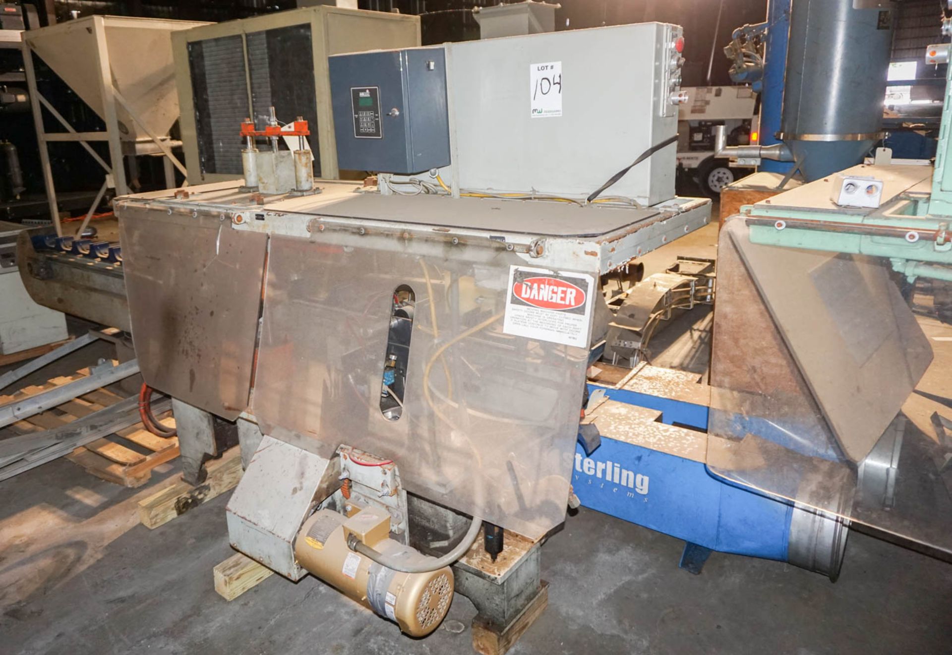 Uniloy 350 R-4 Blow Molder: 5 Head Machine, Capable of running many types of containers - Image 15 of 24