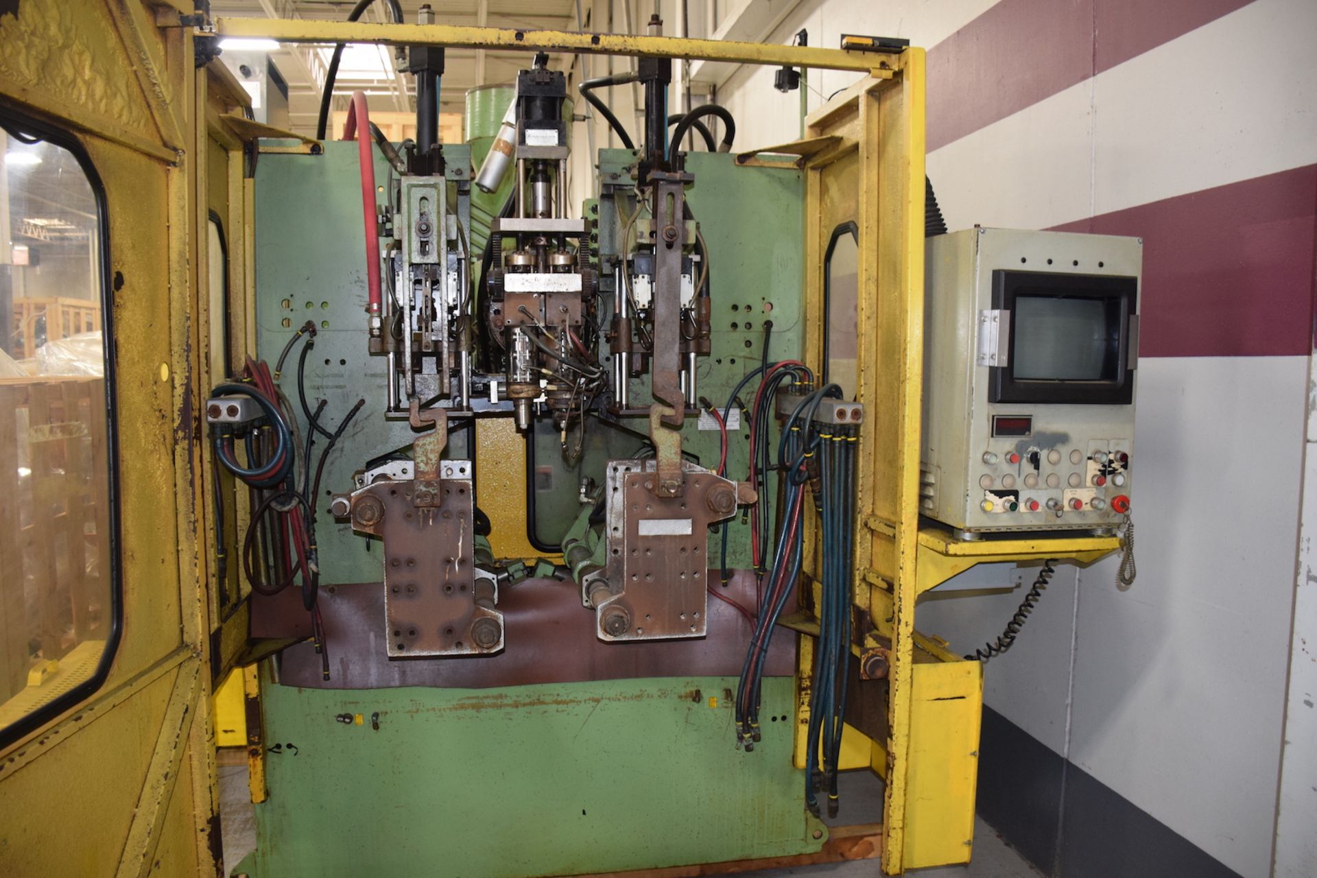 Bekum H111 2-Sided Shuttle Blow Molder: Manufactured 1992, *LOCATED IN ITASCA, IL - Image 3 of 9