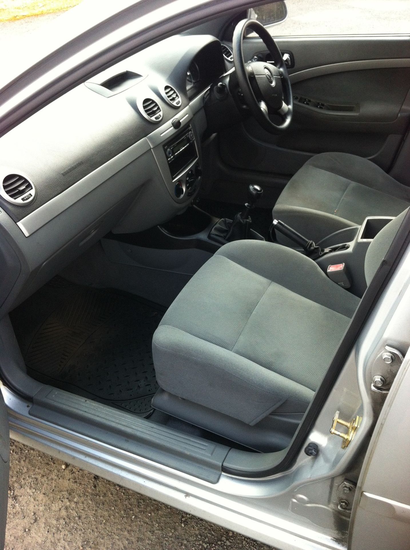 2004/54 REG DAEWOO LACETTI *NO VAT* - Image 2 of 10