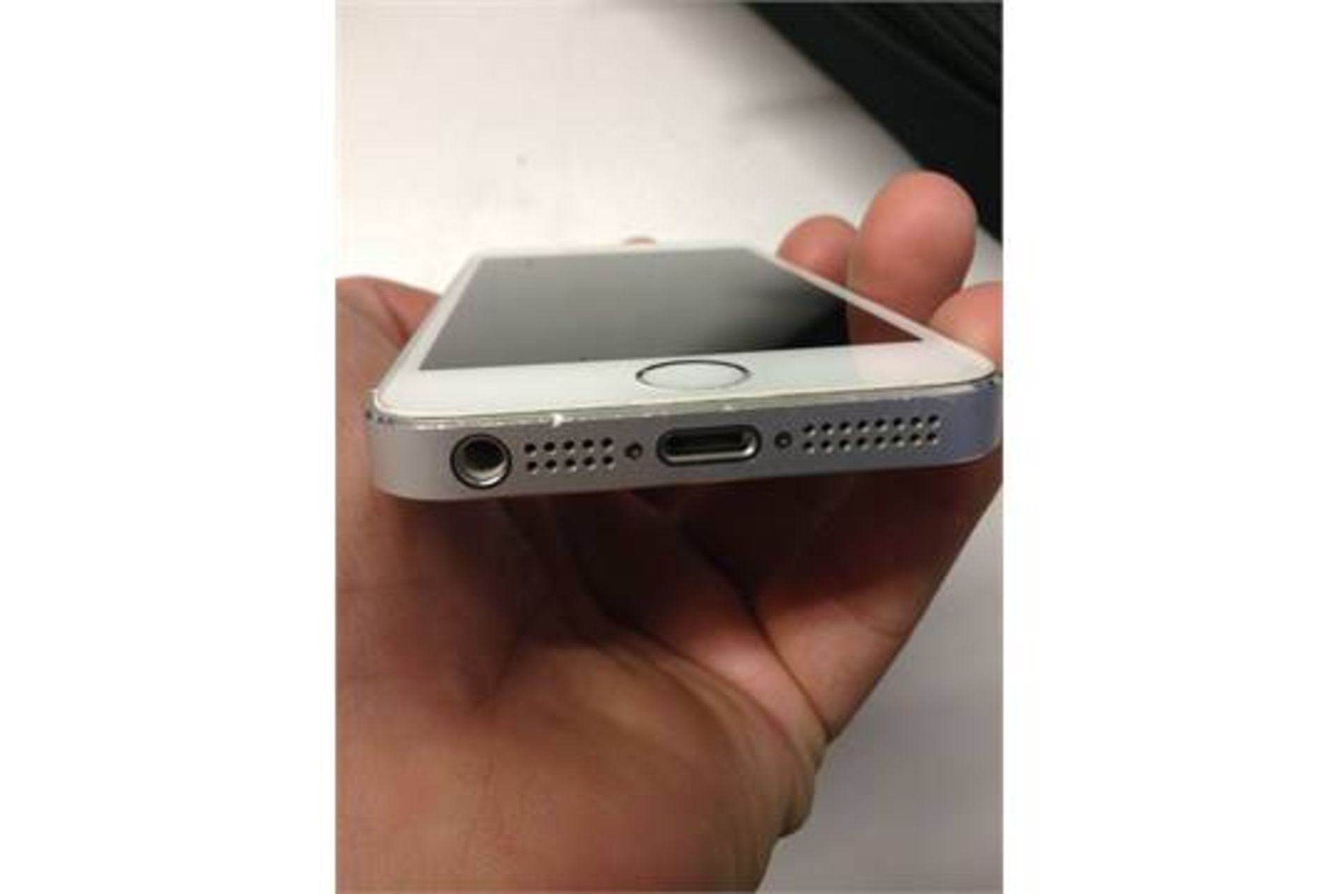 IPHONE 5S 16GB SILVER UNLOCKED PERFECT WORKING ORDER - Image 6 of 9