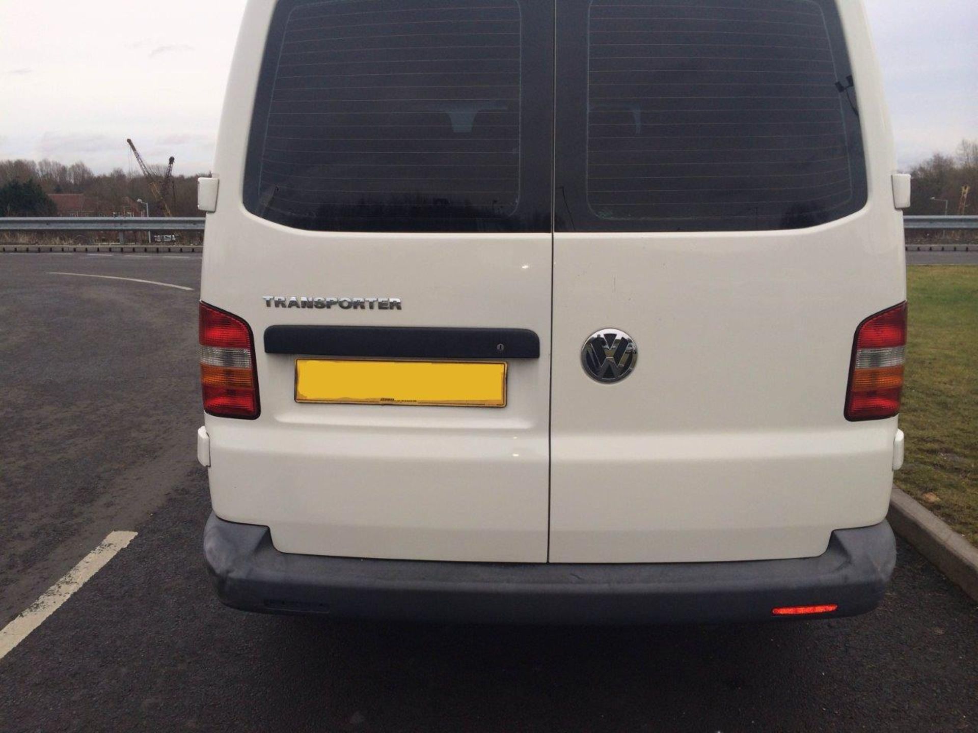 2007/57 REG VOLKSWAGEN TRANSPORTER T28 84 TDI SWB 8 SEAT SHUTTLE BUS - Image 5 of 9