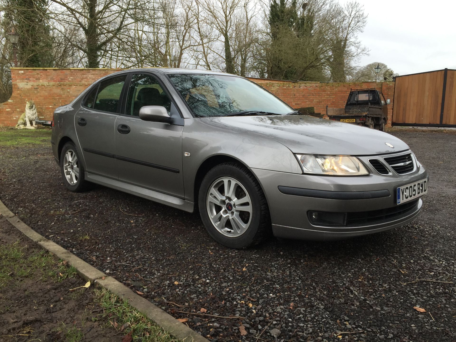 SAAB 93 LINEAR SPORT A-FLOW TiD 1.9 TD - LOW MILEAGE - SOLD WITH A TRIAL - Image 2 of 12