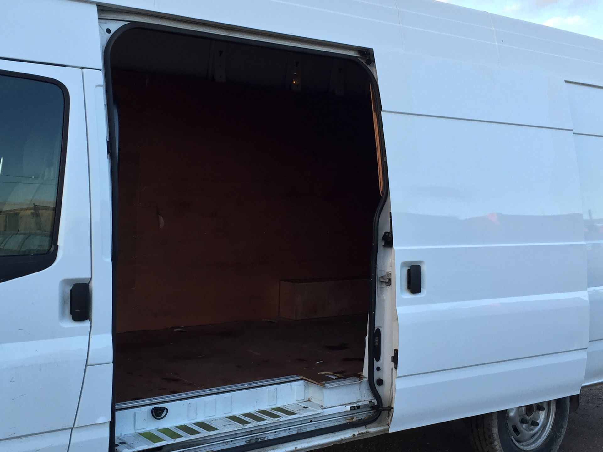 2012/12 REG FORD TRANSIT 125 T350 RWD XLWB HI-ROOF 'JUMBO' *PLUS VAT* - Image 6 of 10