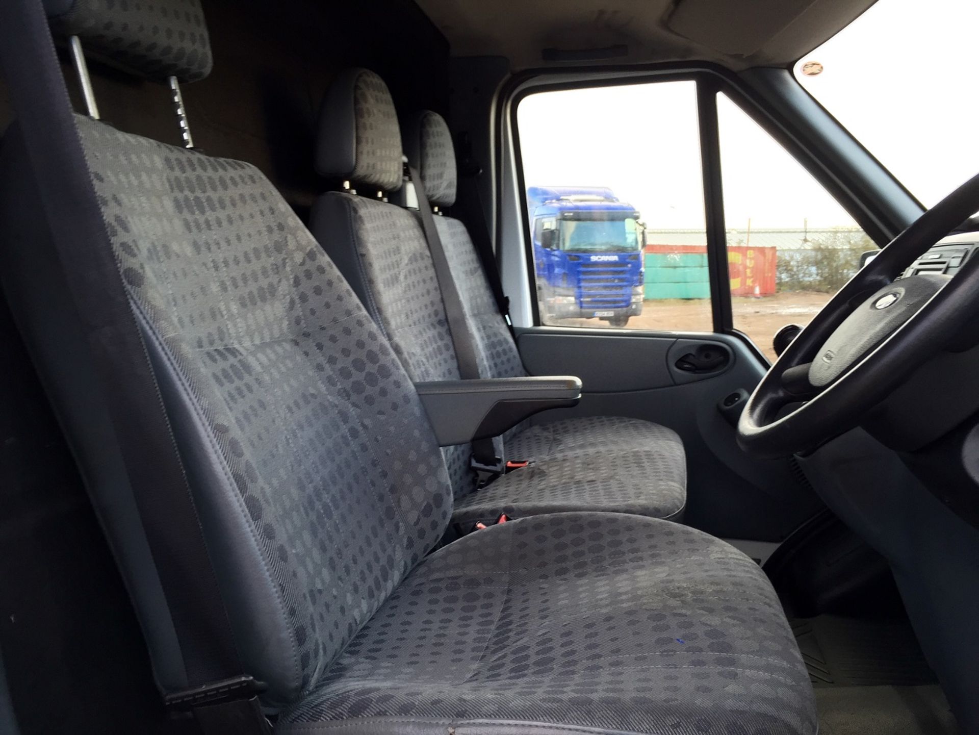 2012/61 REG FORD TRANSIT 125 T350 RWD XLWB - HI-ROOF 'JUMBO' (EURO 5 ENGINE - ECONOMICAL) *PLUS VAT* - Image 9 of 10