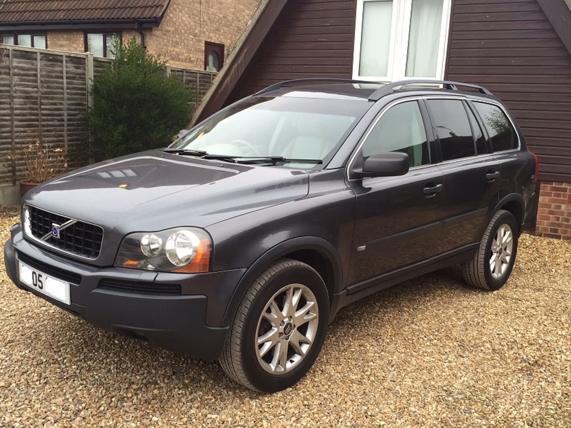 2005/05 REG VOLVO CAR XC90 D5 SE AWB AUTO GREY METALLIC *NO VAT* - Image 2 of 15