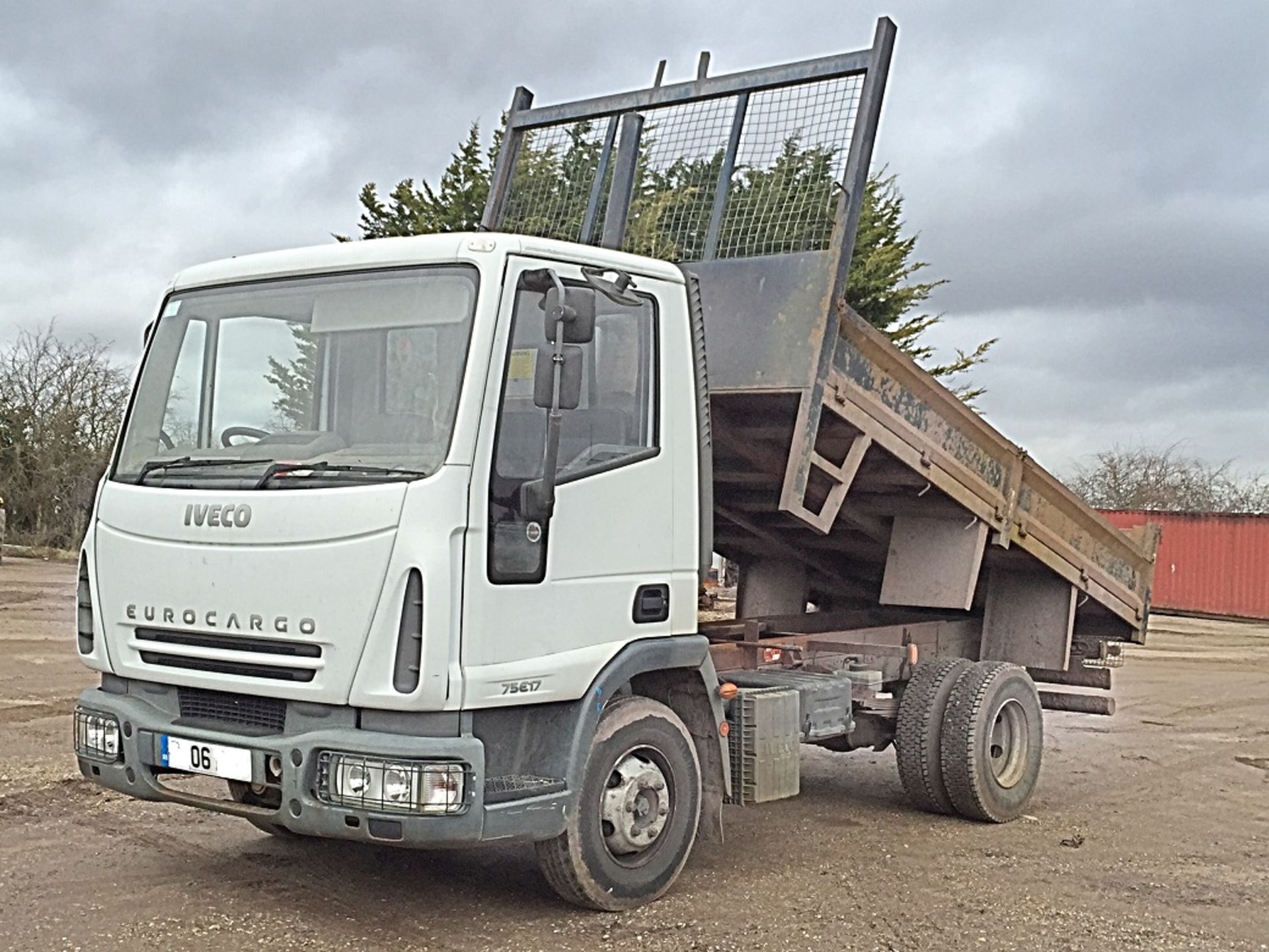 2006/06 REG IVECO 75E17 EUROCARGO TIPPER 7500KG GROSS WEIGHT *NO VAT* - Image 2 of 10